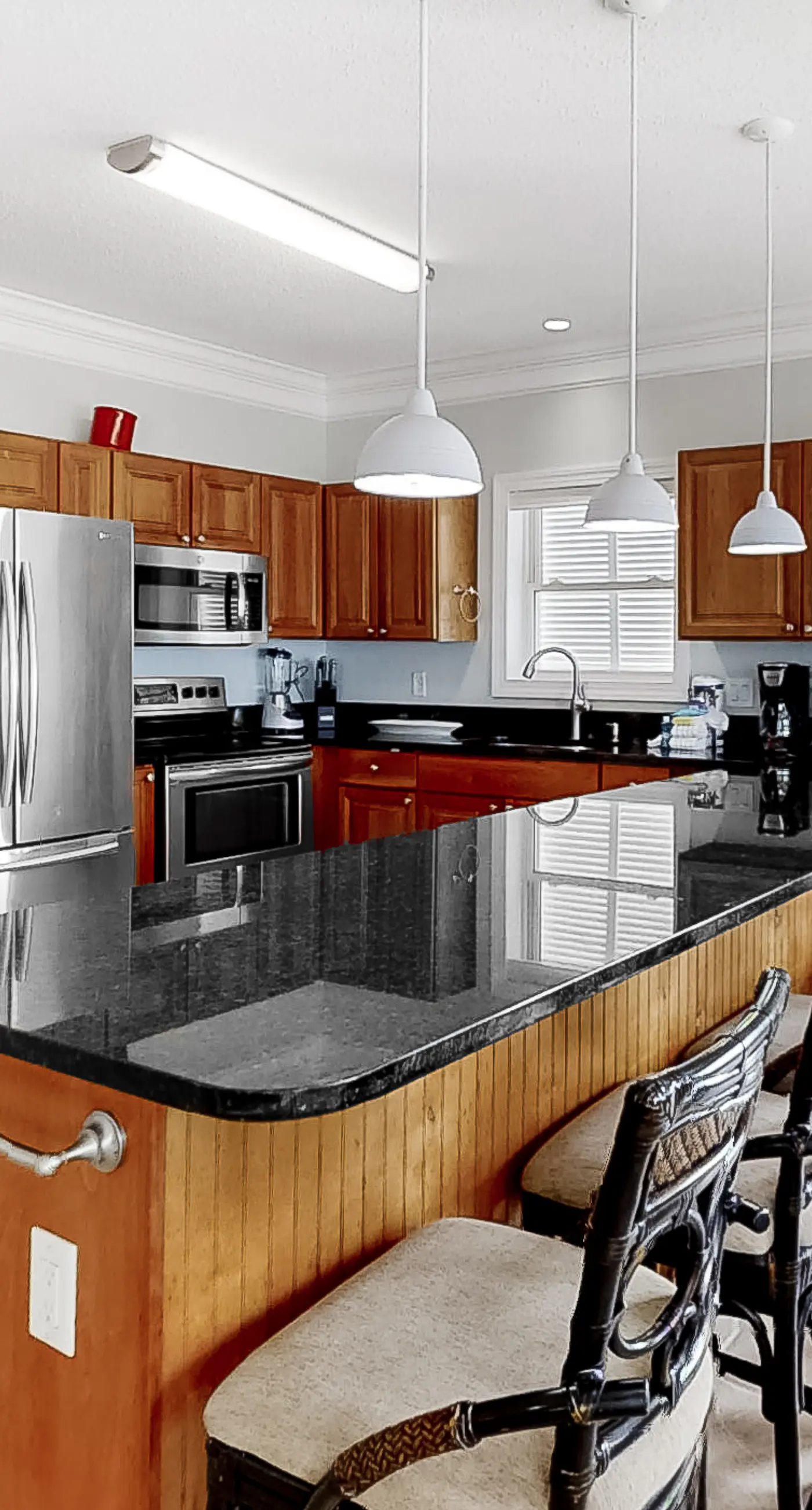 Spacious beachfront home with large balconies & pool access