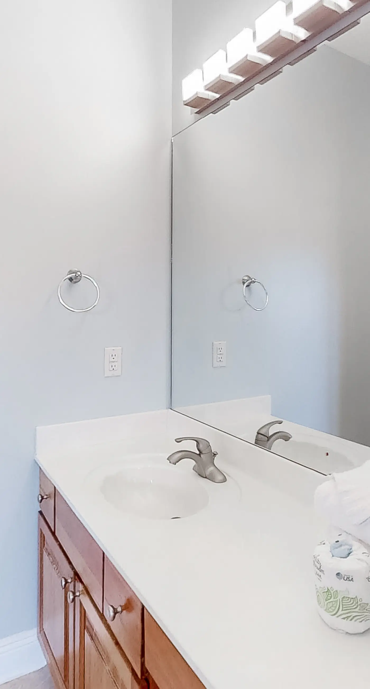 Spacious beachfront home with large balconies & pool access