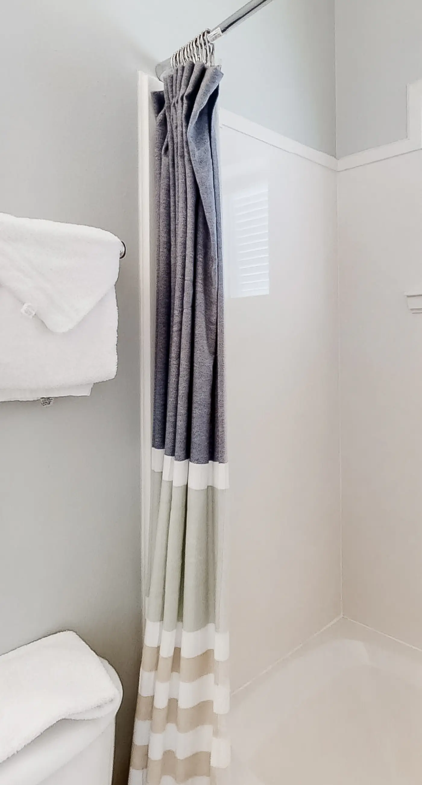 Spacious beachfront home with large balconies & pool access