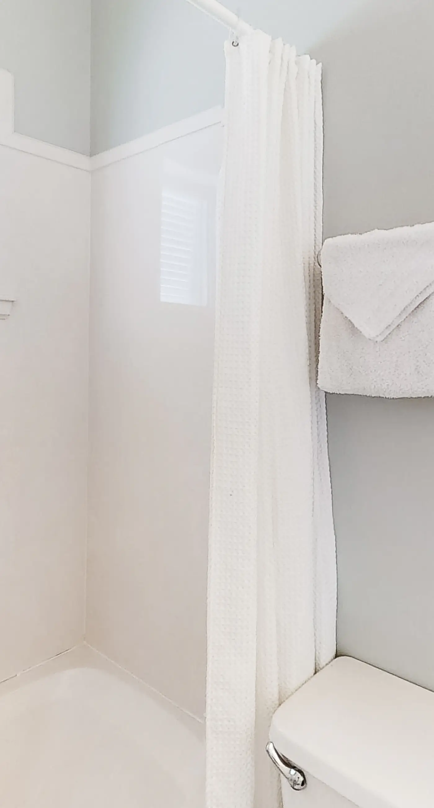 Spacious beachfront home with large balconies & pool access