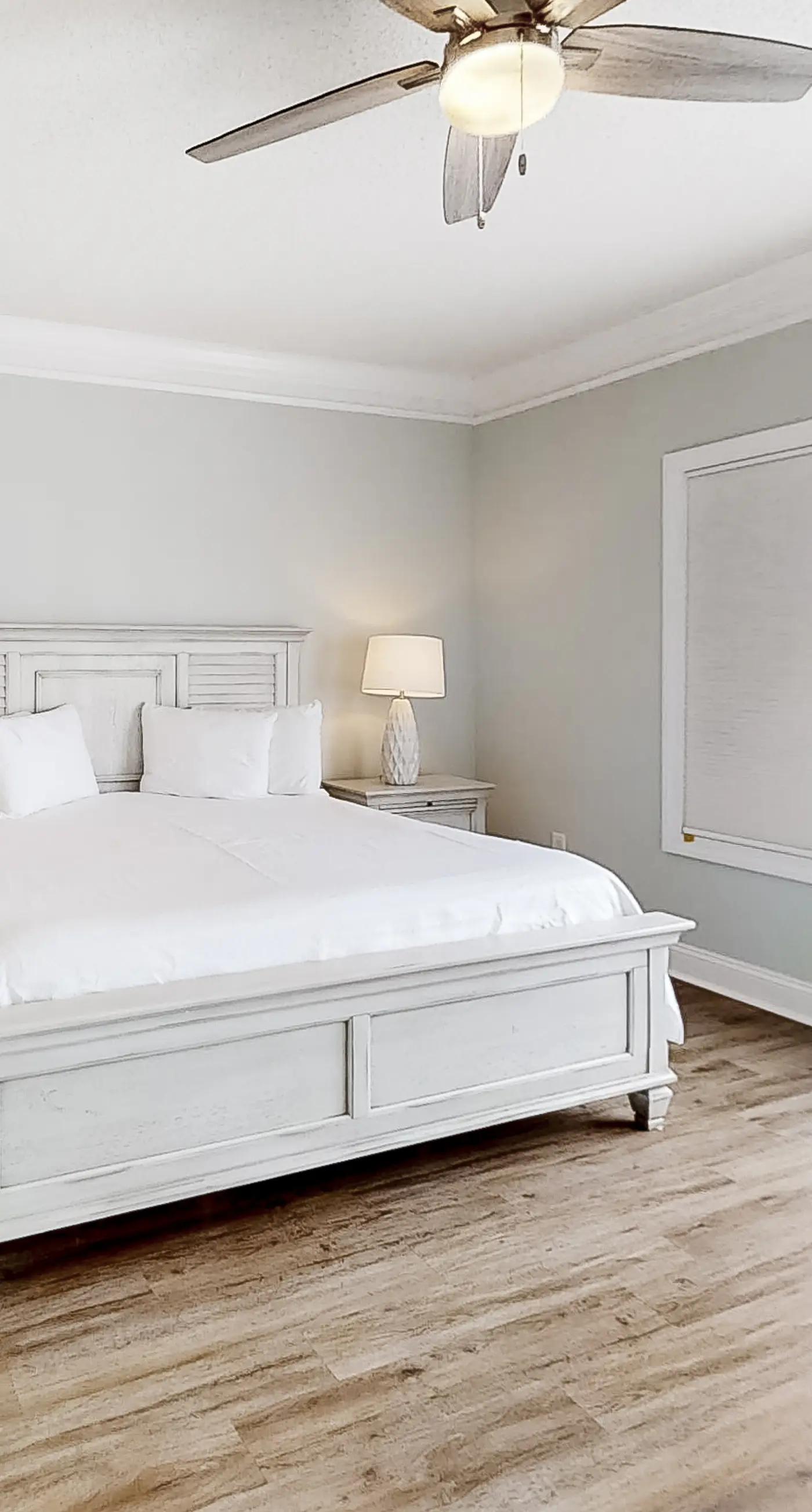 Spacious beachfront home with large balconies & pool access