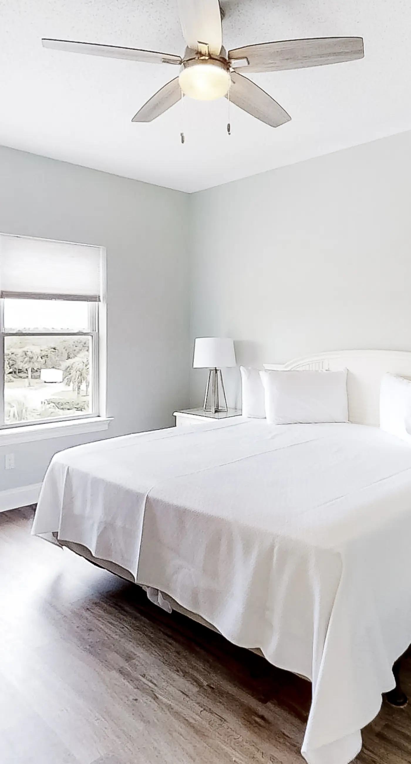 Spacious beachfront home with large balconies & pool access