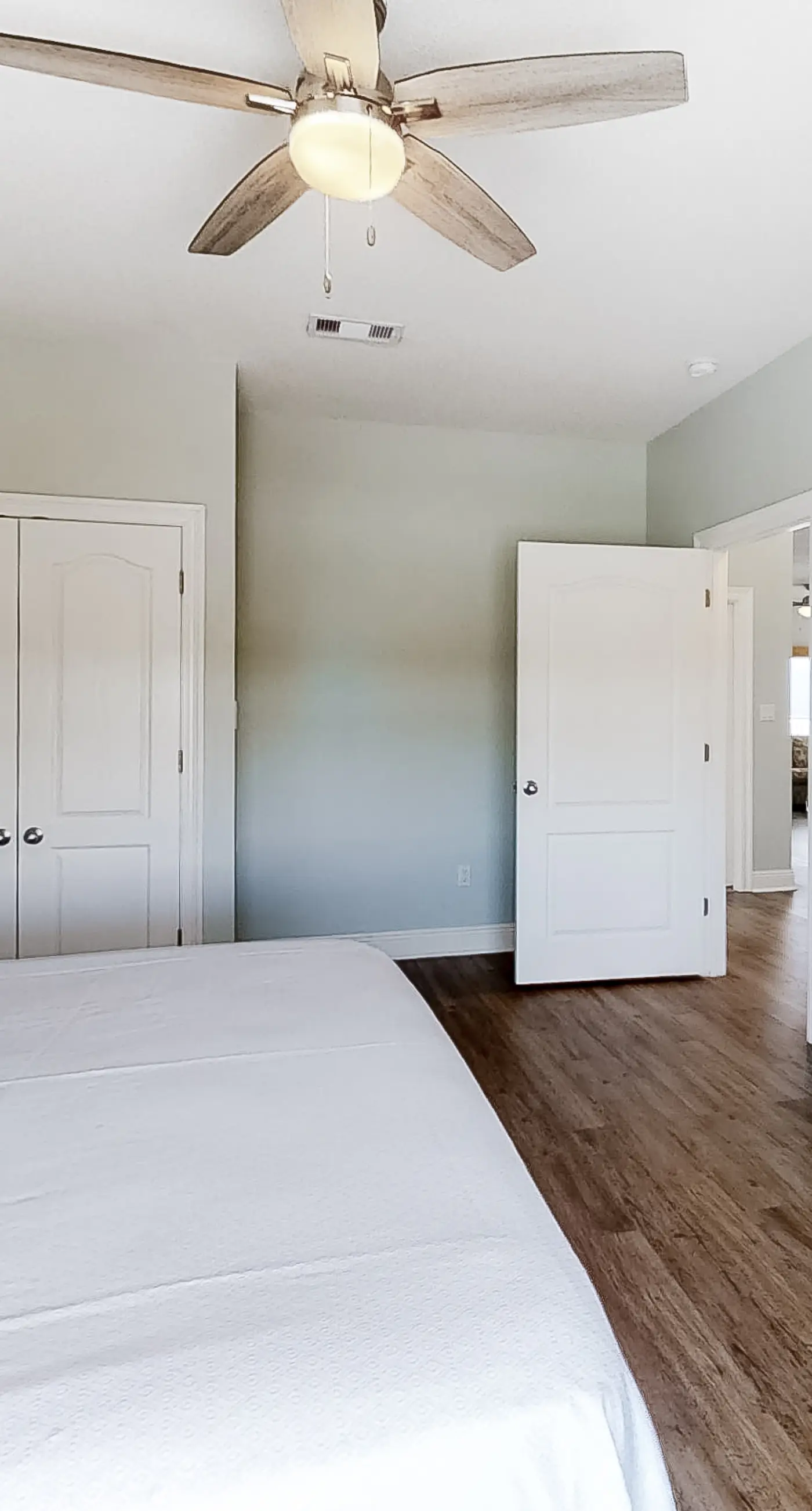 Spacious beachfront home with large balconies & pool access