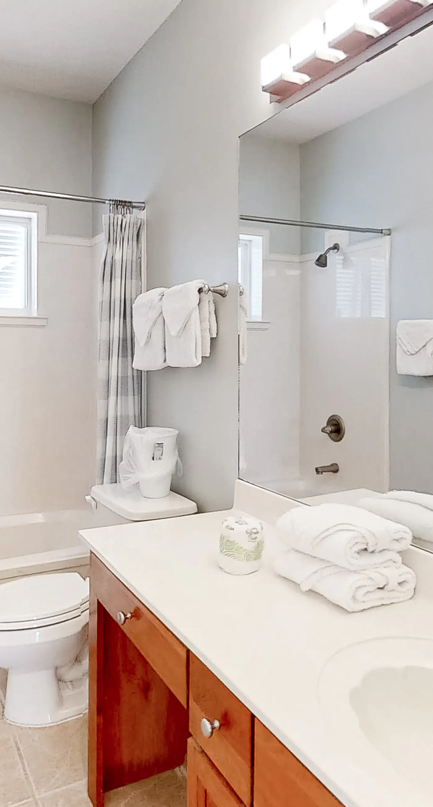 Spacious beachfront home with large balconies & pool access