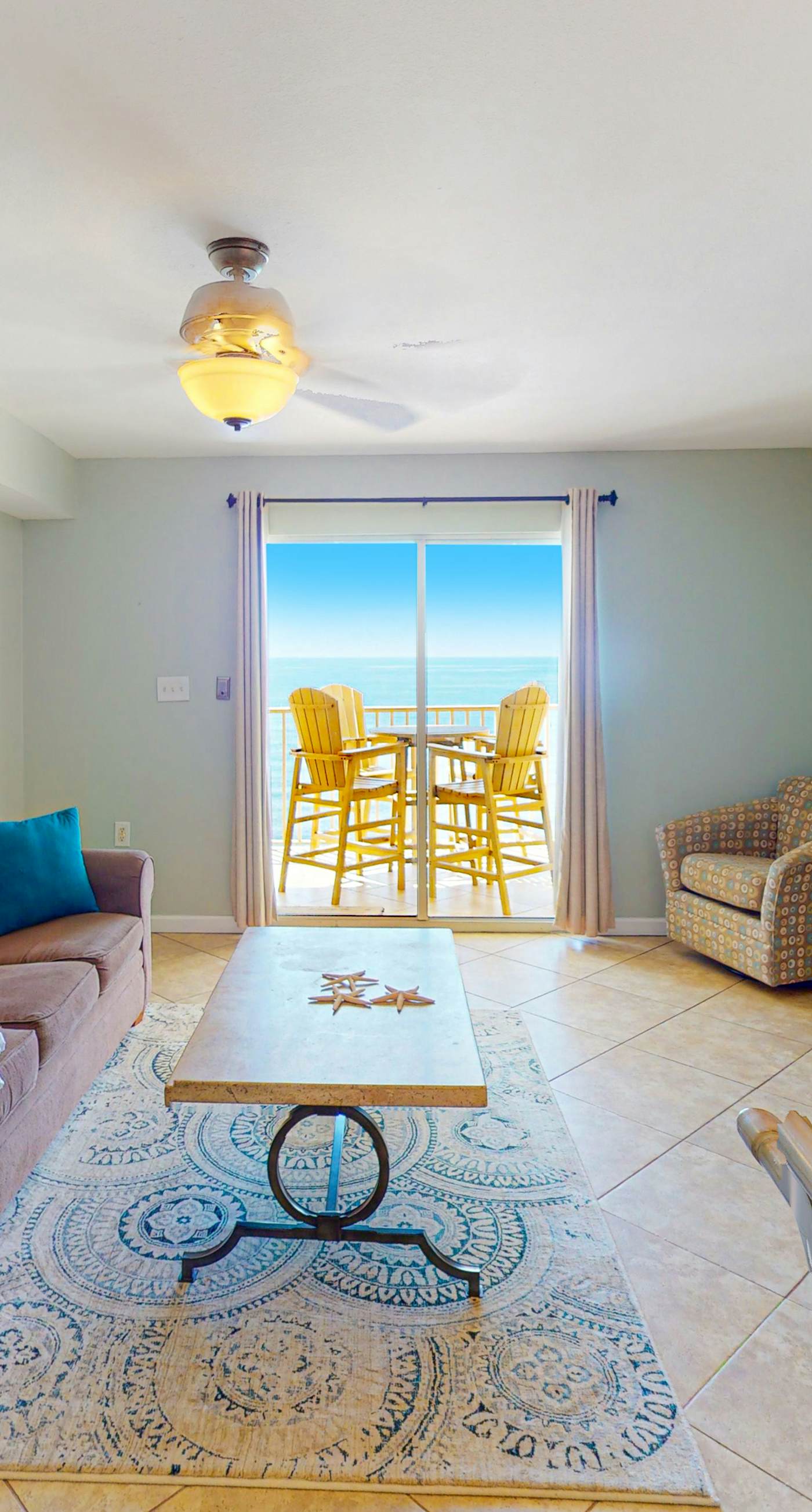 Gulf-front condo with beach access, private balcony, hot tub, pools & BBQ
