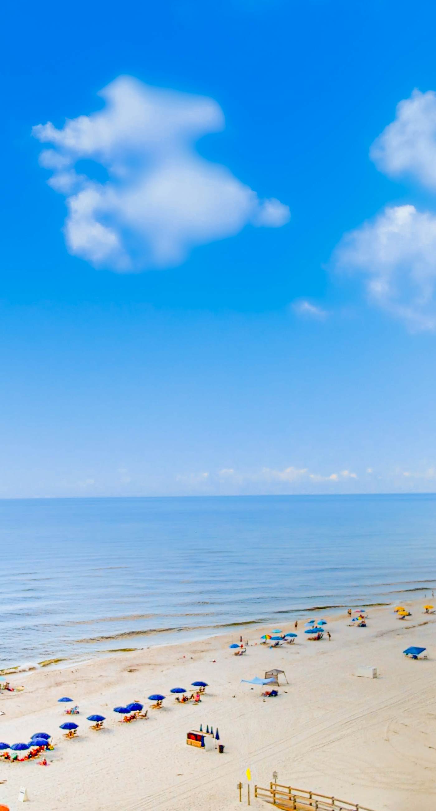 Gulf-front condo with beach access, private balcony, hot tub, pools & BBQ