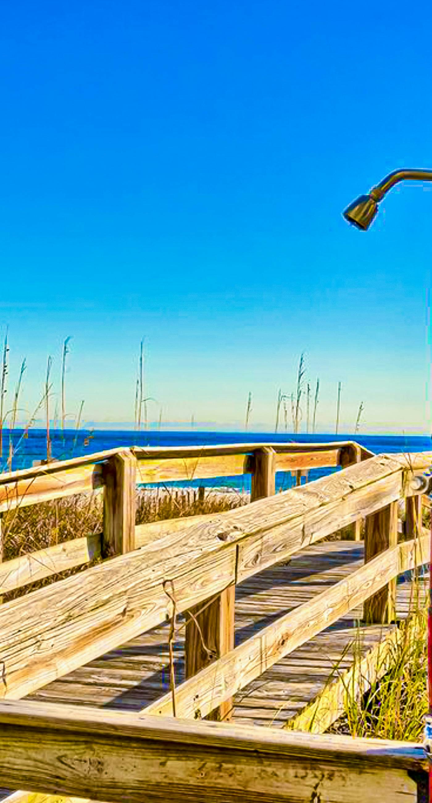 Gulf-front condo with beach access, private balcony, hot tub, pools & BBQ