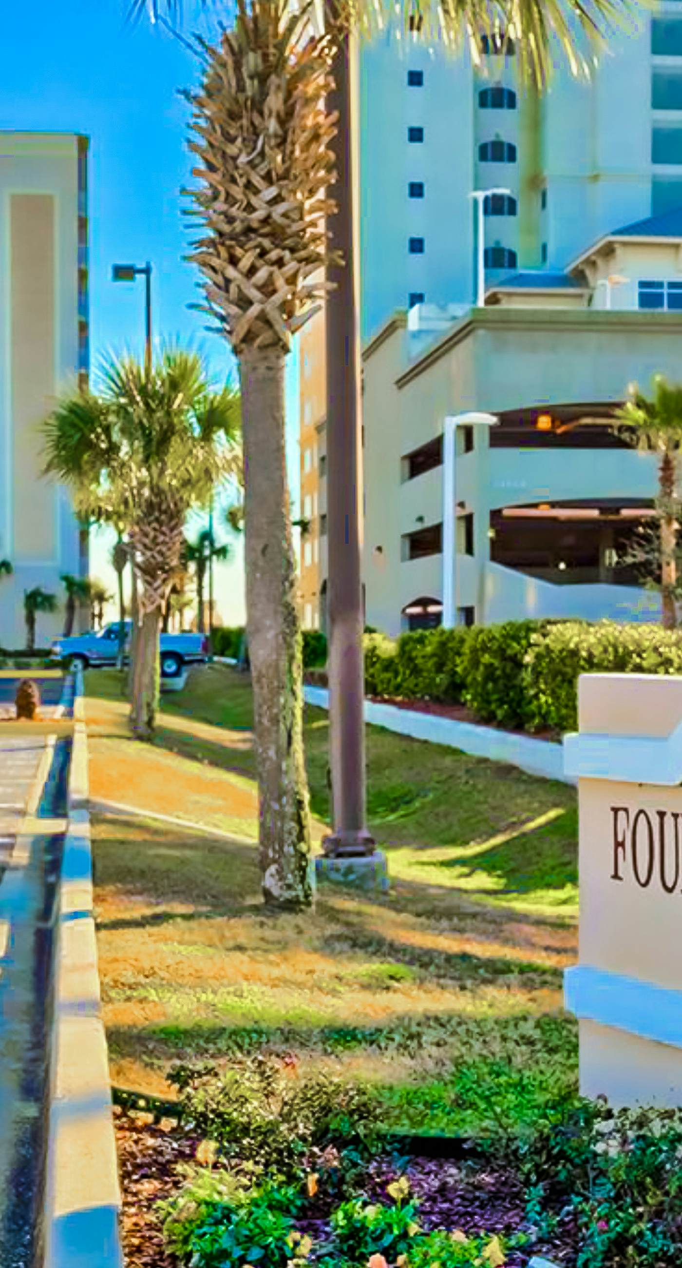 Gulf-front condo with beach access, private balcony, hot tub, pools & BBQ