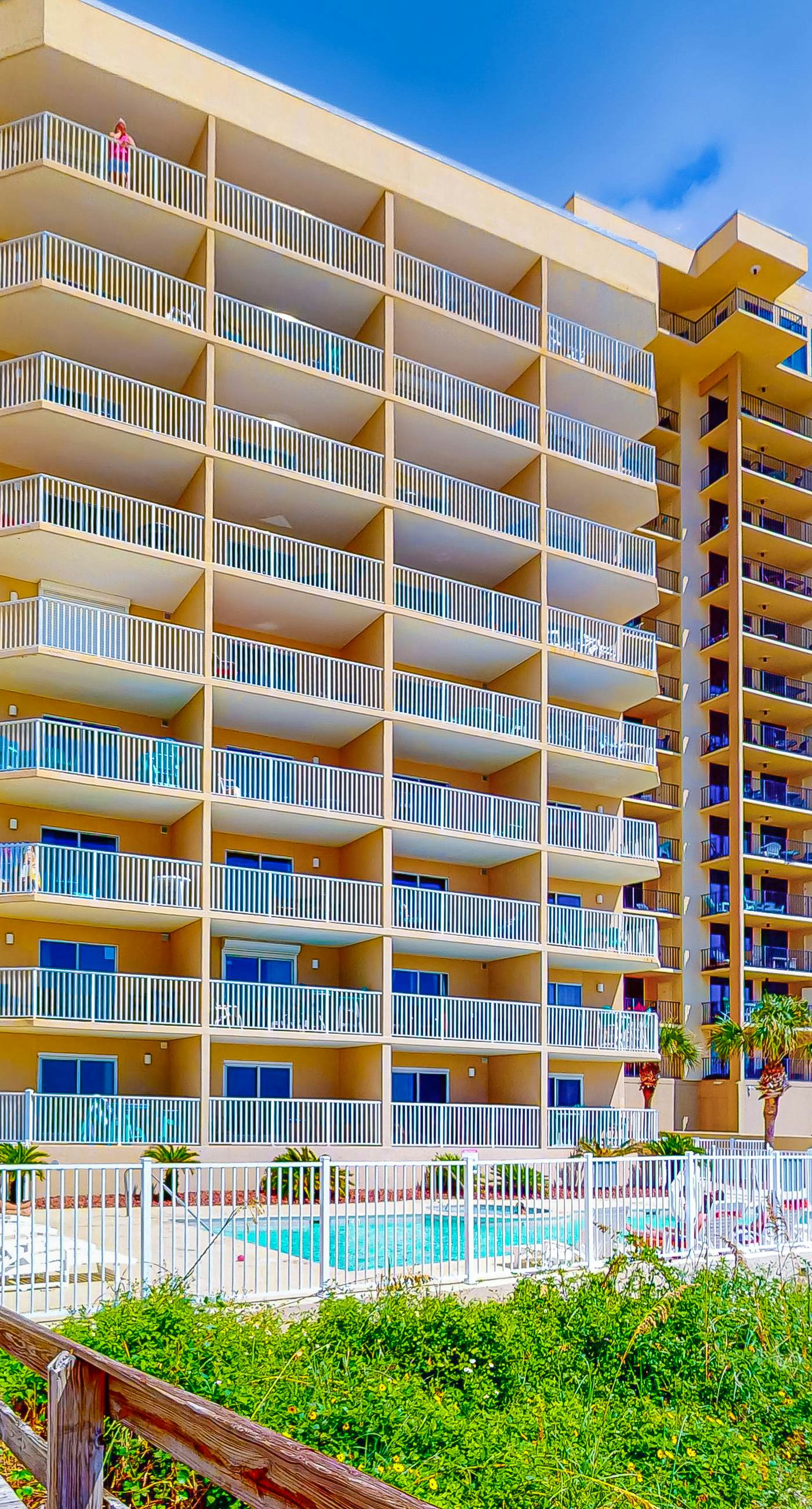 Gulf-front condo with beach access, private balcony, hot tub, pools & BBQ