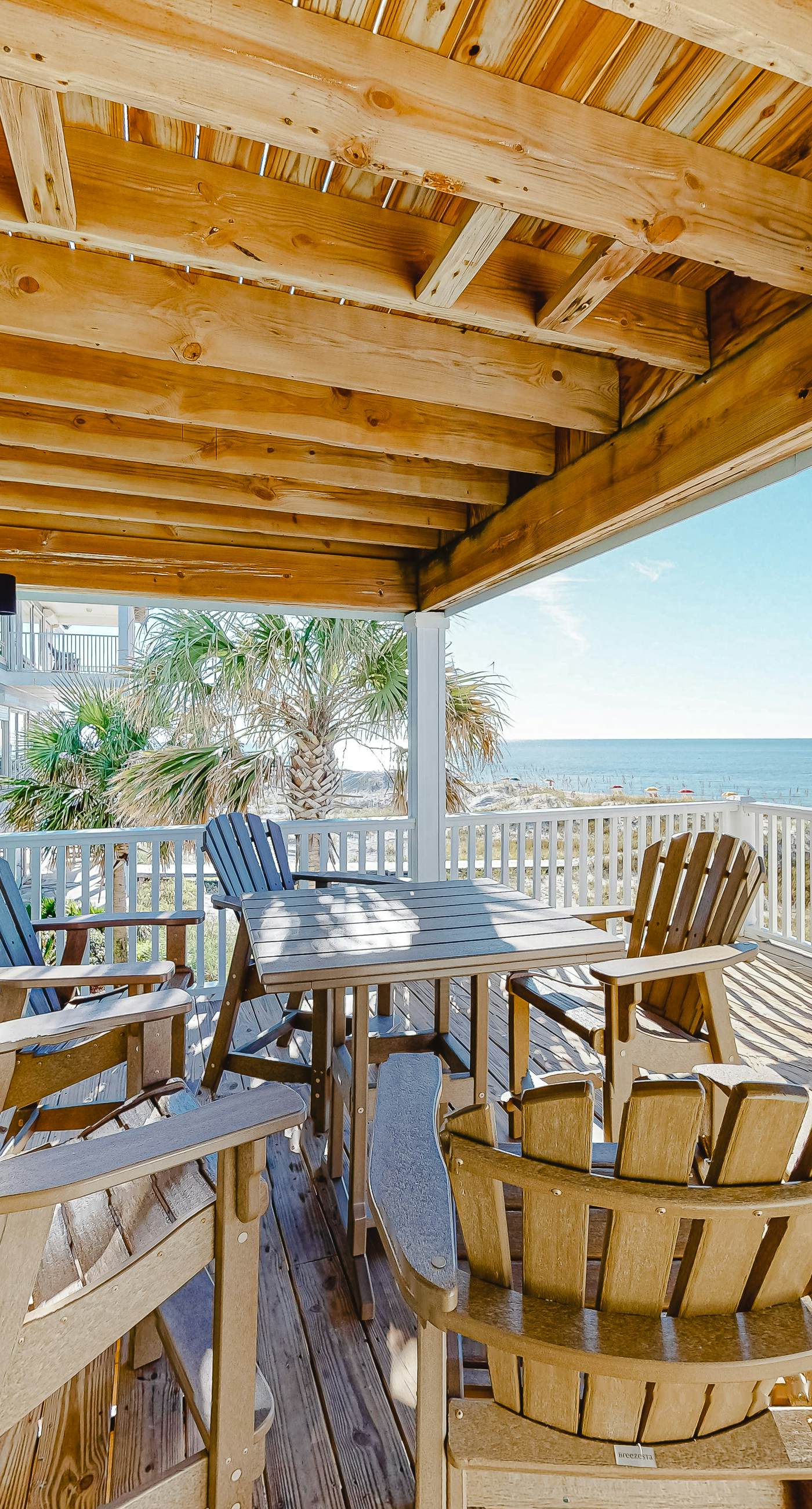 Beachfront home with gorgeous Gulf view, boardwalk, 3 decks & pool access