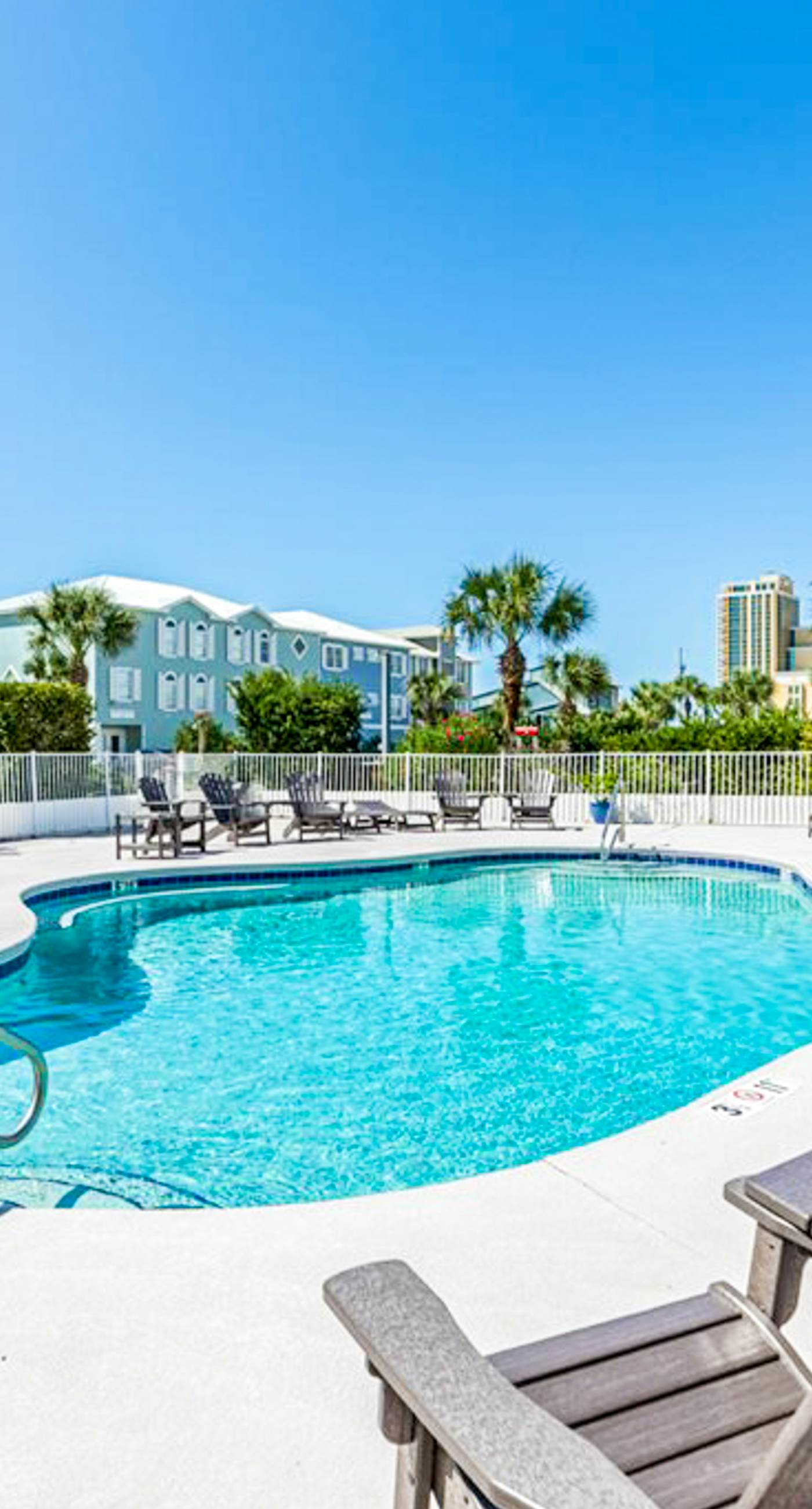 Beachfront home with gorgeous Gulf view, boardwalk, 3 decks & pool access