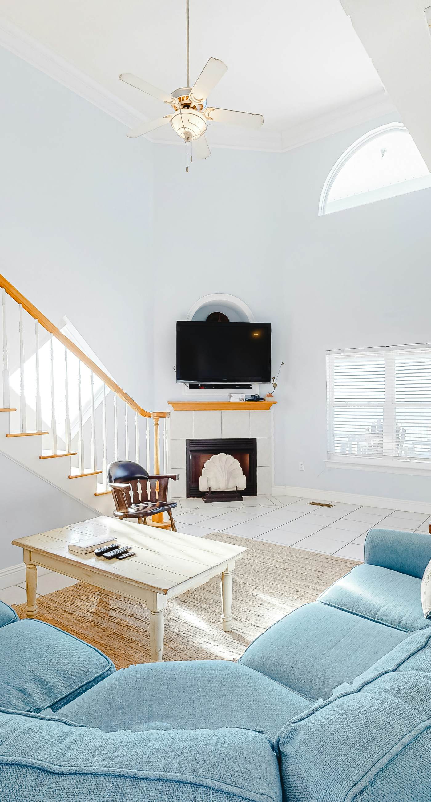 Beachfront home with gorgeous Gulf view, boardwalk, 3 decks & pool access