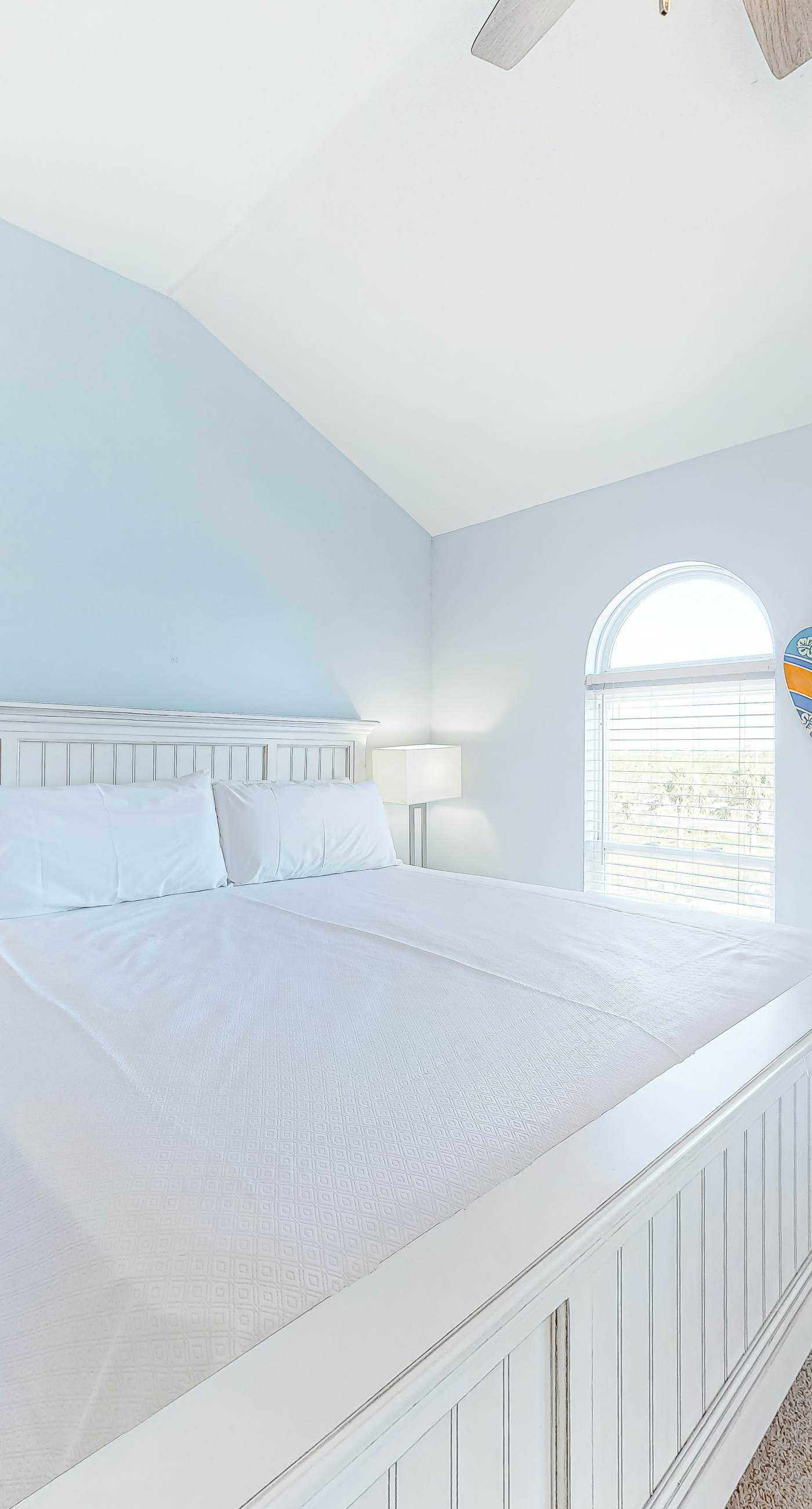 Beachfront home with gorgeous Gulf view, boardwalk, 3 decks & pool access