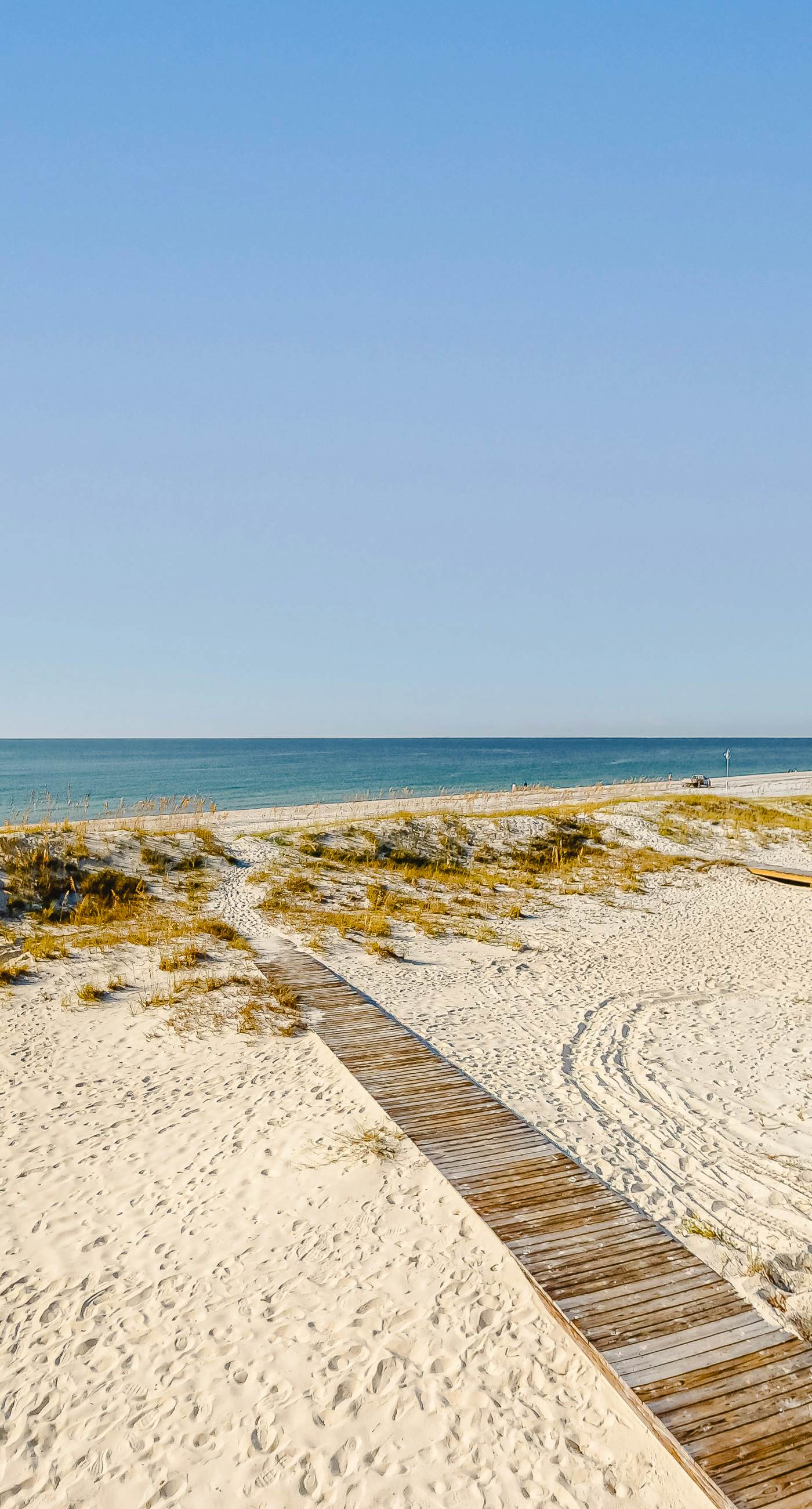 Beachfront home with gorgeous Gulf view, boardwalk, 3 decks & pool access