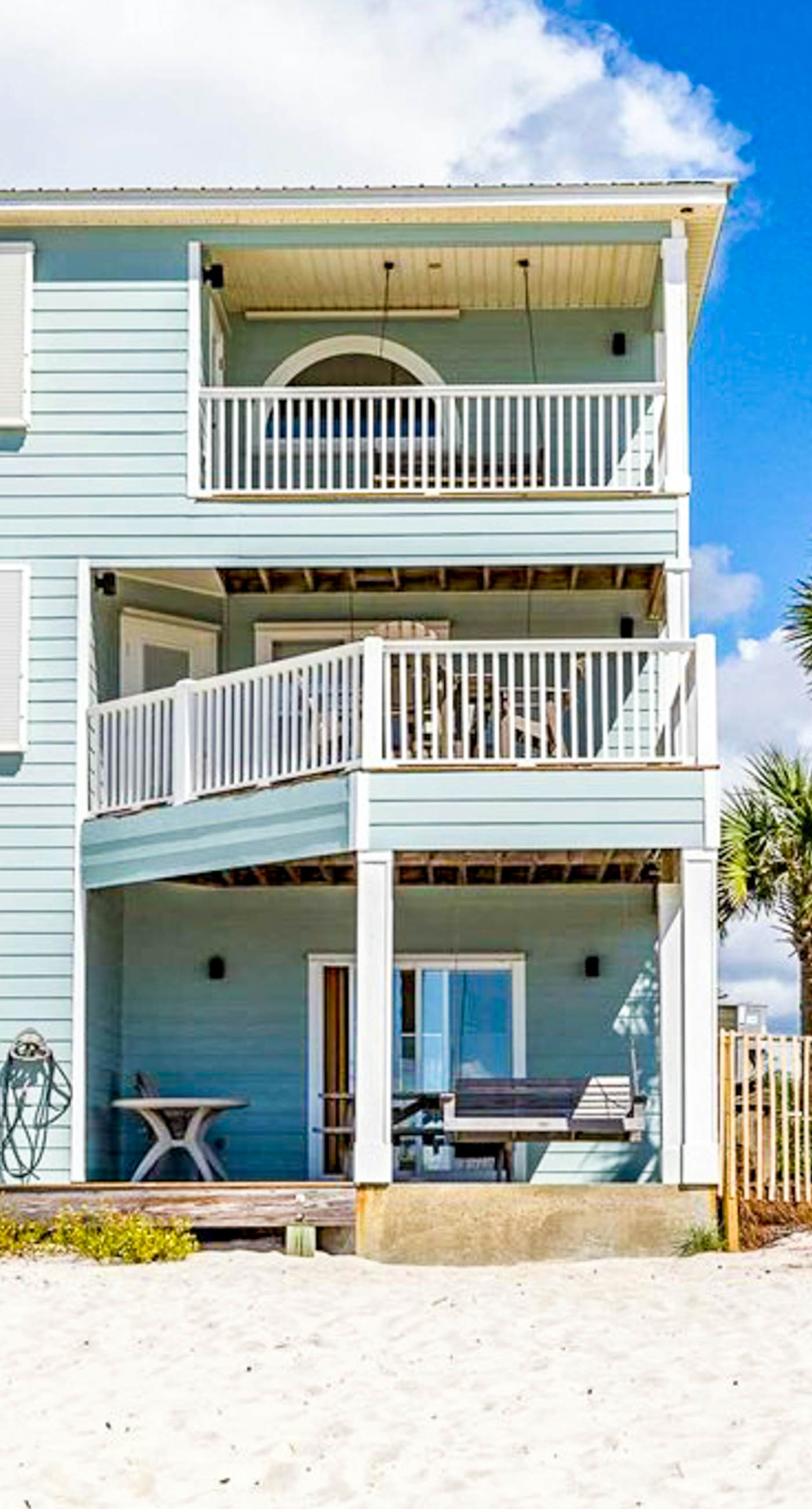 Beachfront home with gorgeous Gulf view, boardwalk, 3 decks & pool access