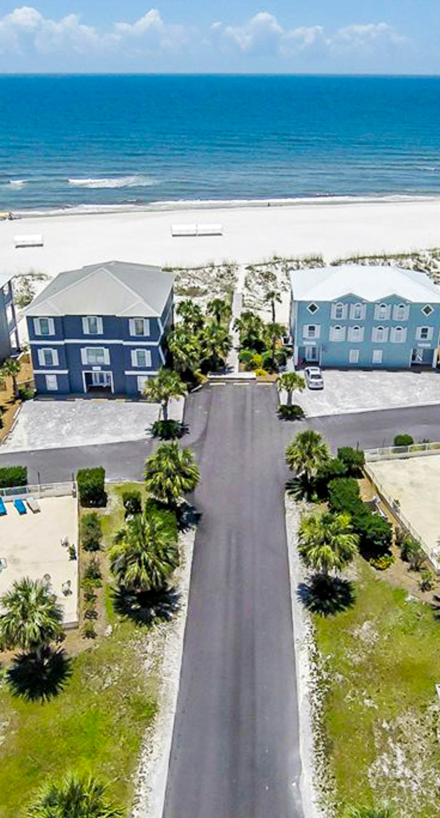 Beachfront home with gorgeous Gulf view, boardwalk, 3 decks & pool access