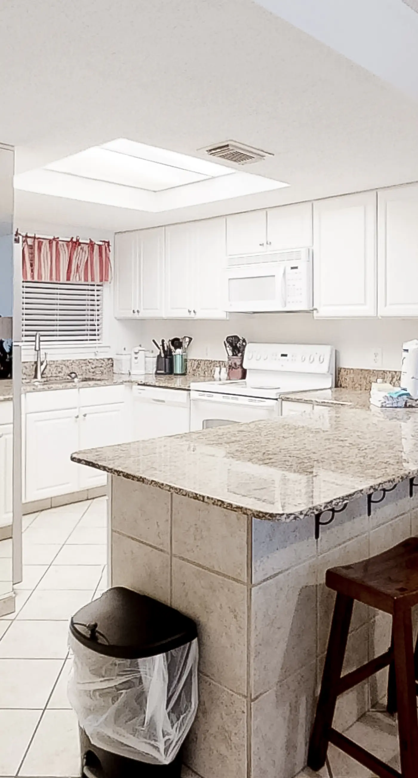 Gulf-Front Condo w Balcony, Great Beach Views & Shared Pools