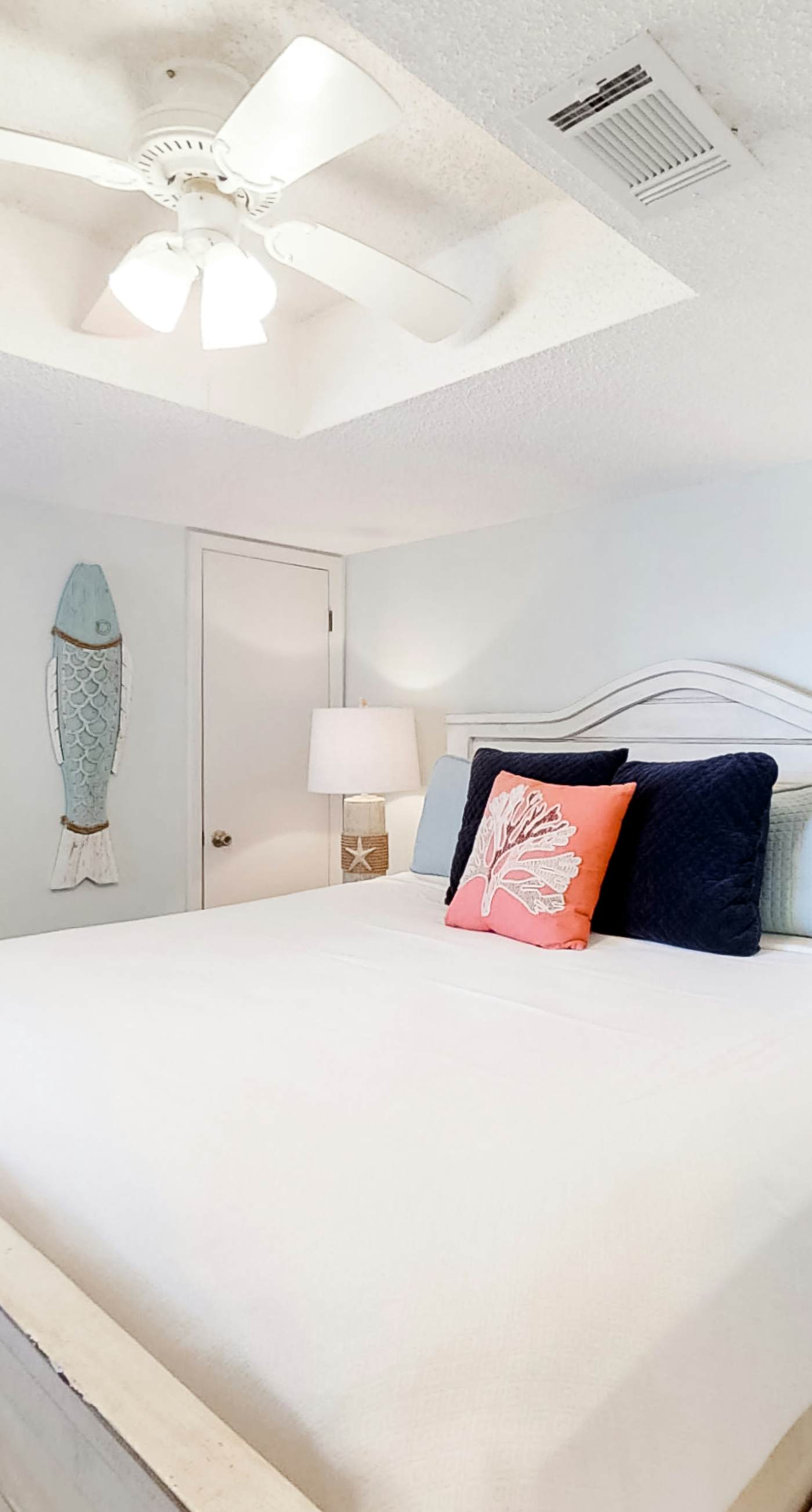 Beachfront Condo with Gorgeous Gulf View, Balcony & Shared Pools