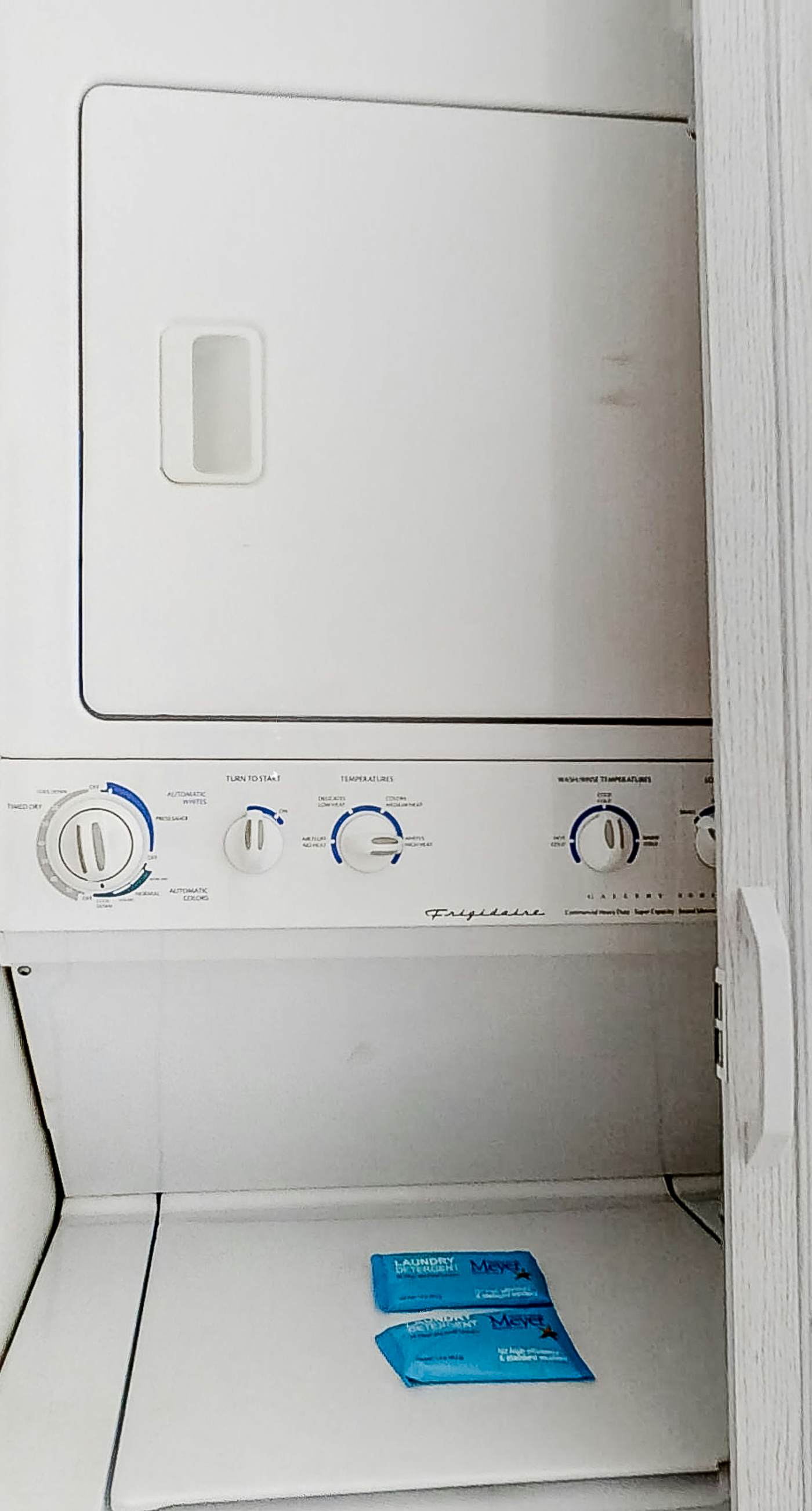 Beachfront Condo with Gorgeous Gulf View, Balcony & Shared Pools