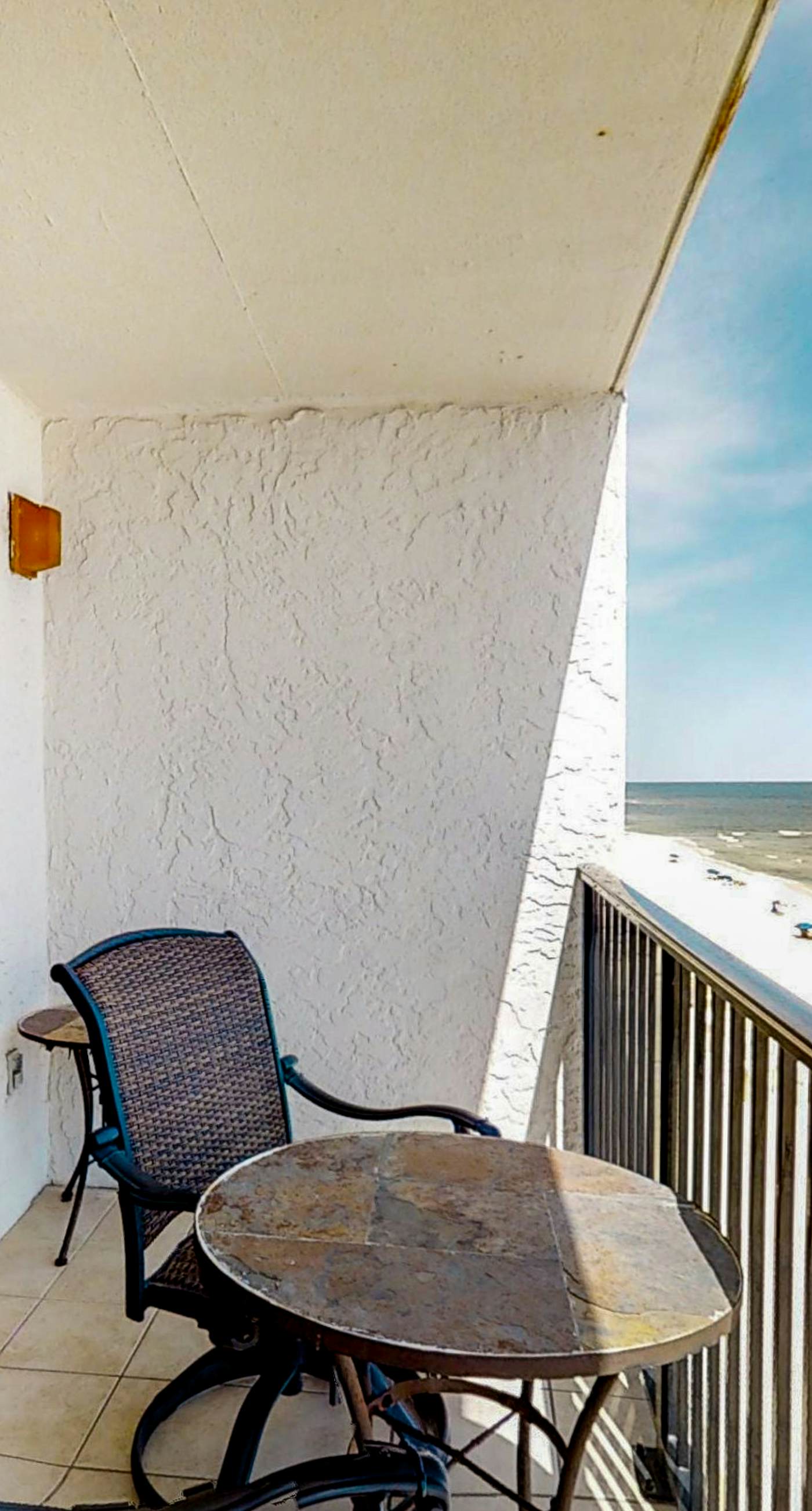 Beachfront Condo with Gorgeous Gulf View, Balcony & Shared Pools