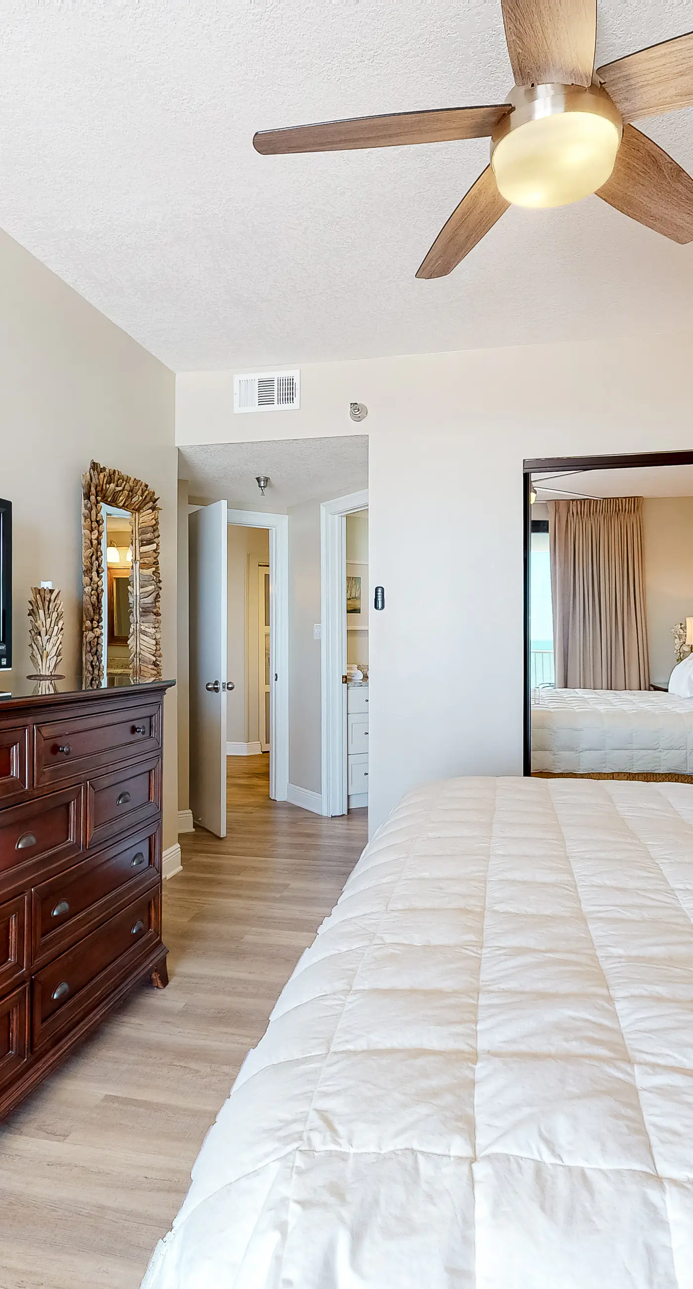 Gulf-front condo with shaded deck, AC, pools, hot tub, tennis & Gym