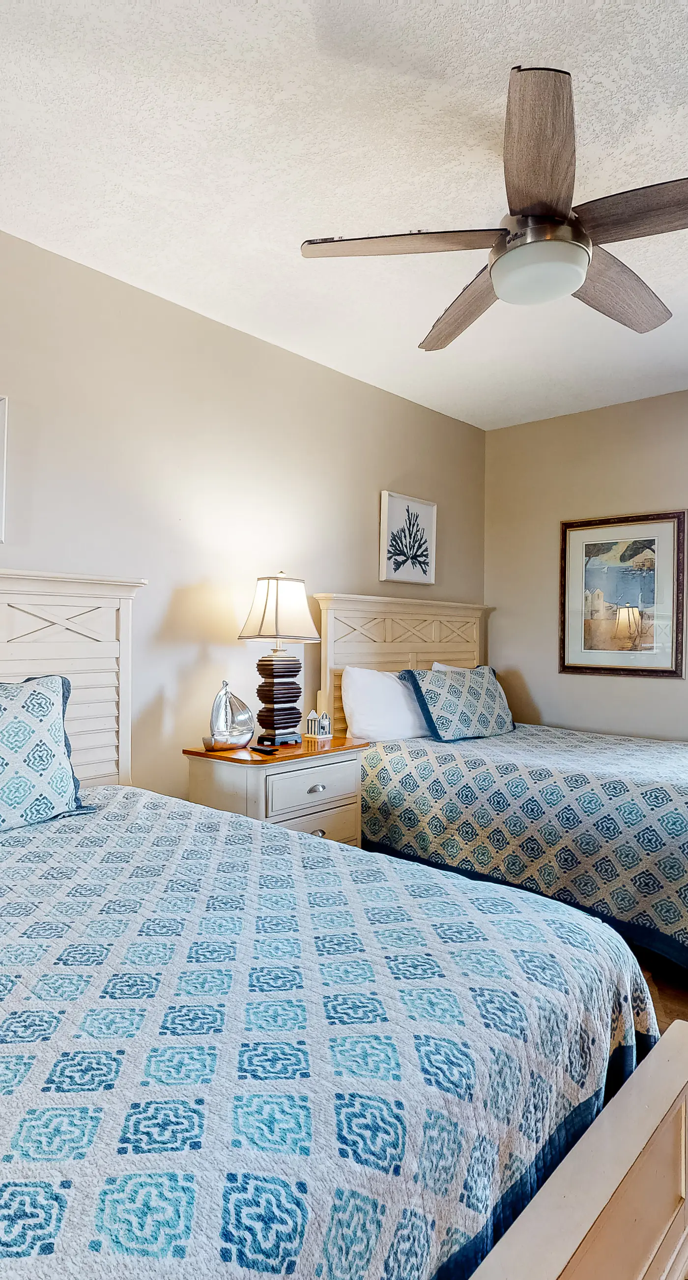 Gulf-front condo with shaded deck, AC, pools, hot tub, tennis & Gym