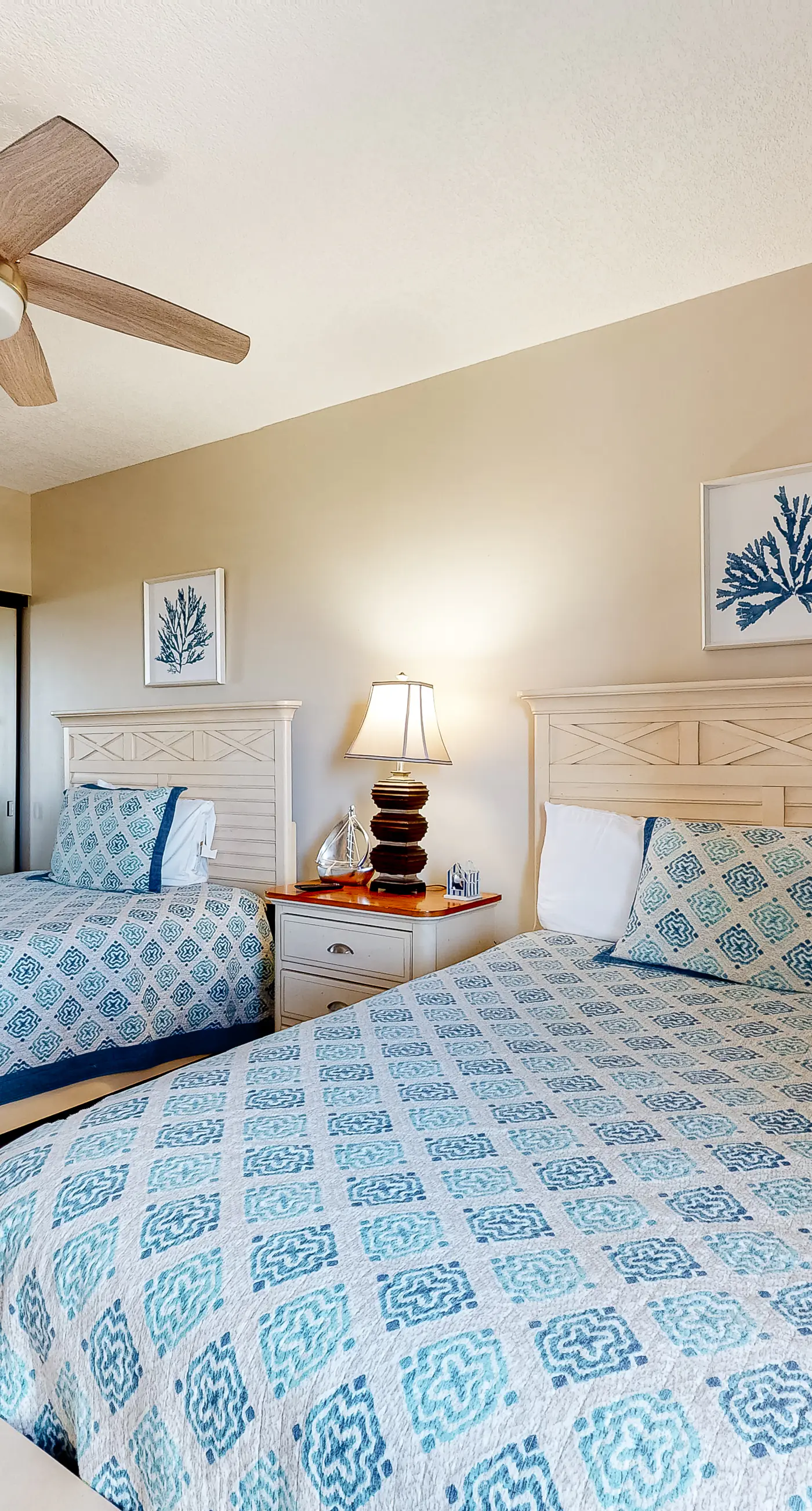 Gulf-front condo with shaded deck, AC, pools, hot tub, tennis & Gym