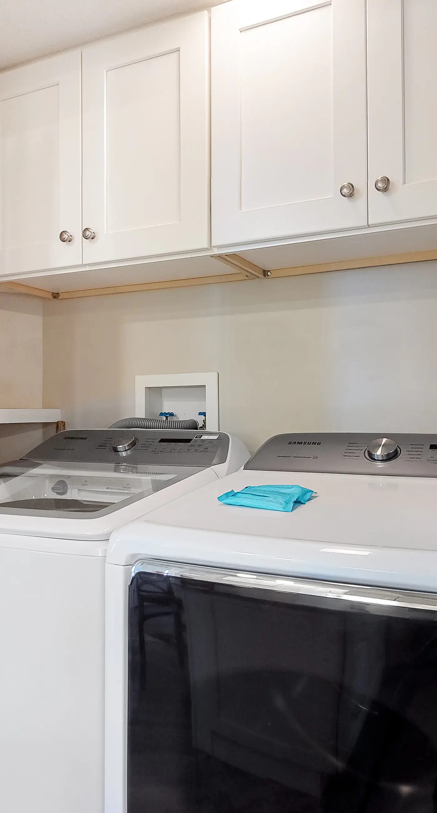 Gulf-front condo with shaded deck, AC, pools, hot tub, tennis & Gym