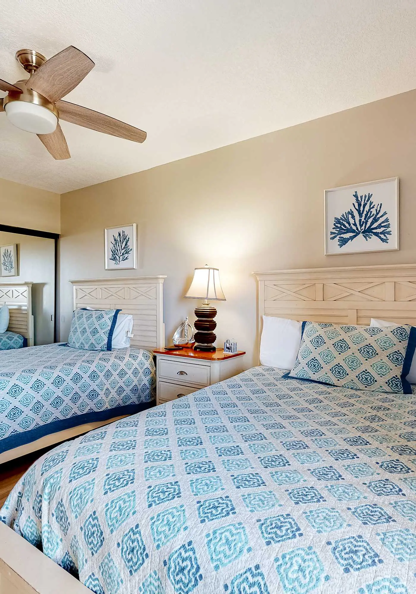 Gulf-front condo with shaded deck, AC, pools, hot tub, tennis & Gym
