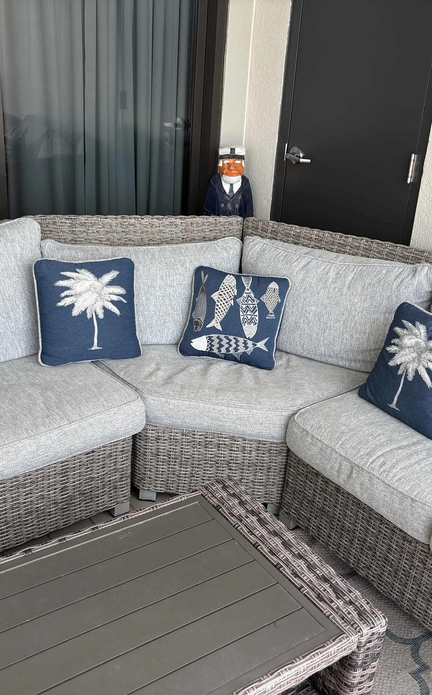 Gulf-front condo with shaded deck, AC, pools, hot tub, tennis & Gym