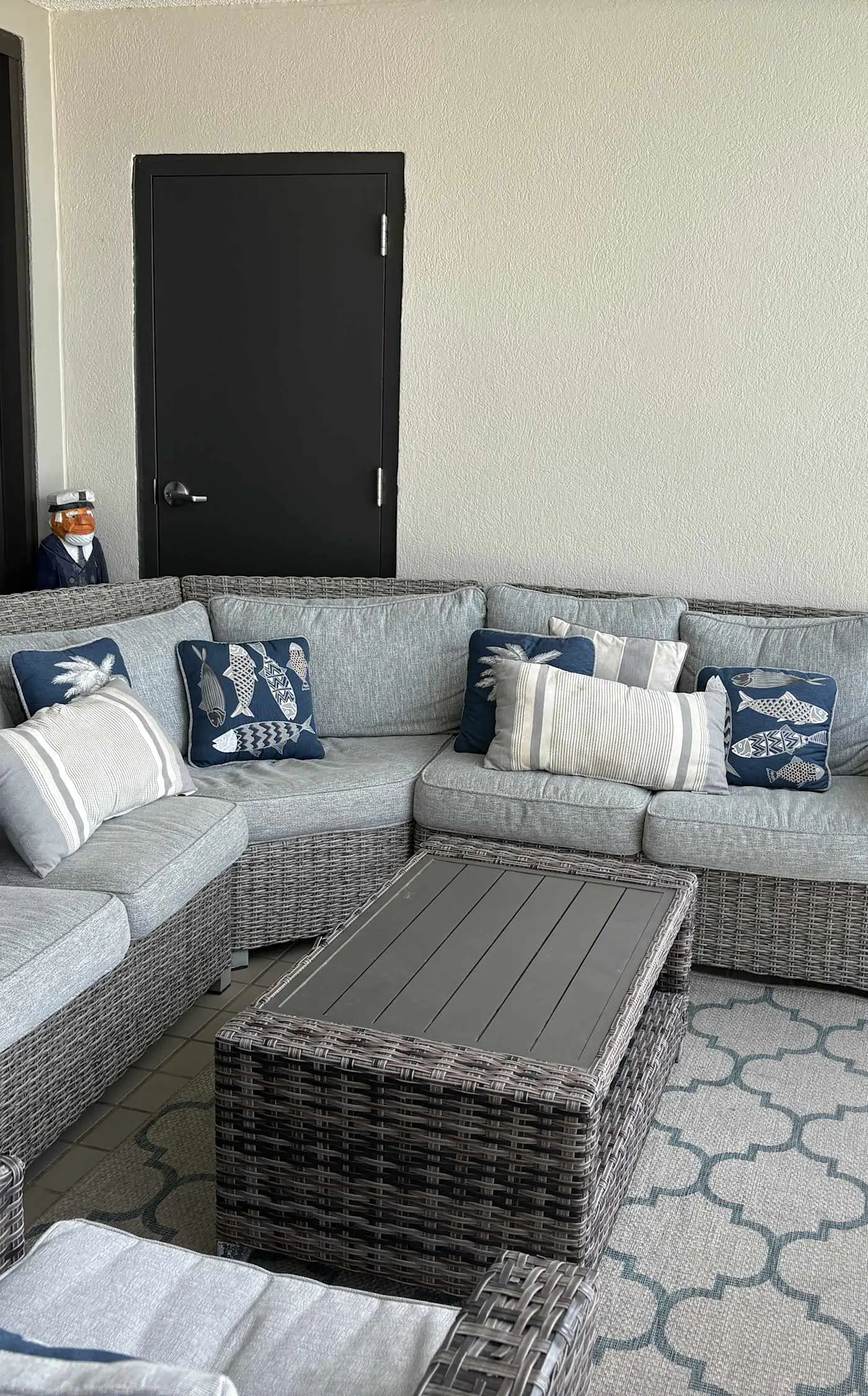 Gulf-front condo with shaded deck, AC, pools, hot tub, tennis & Gym