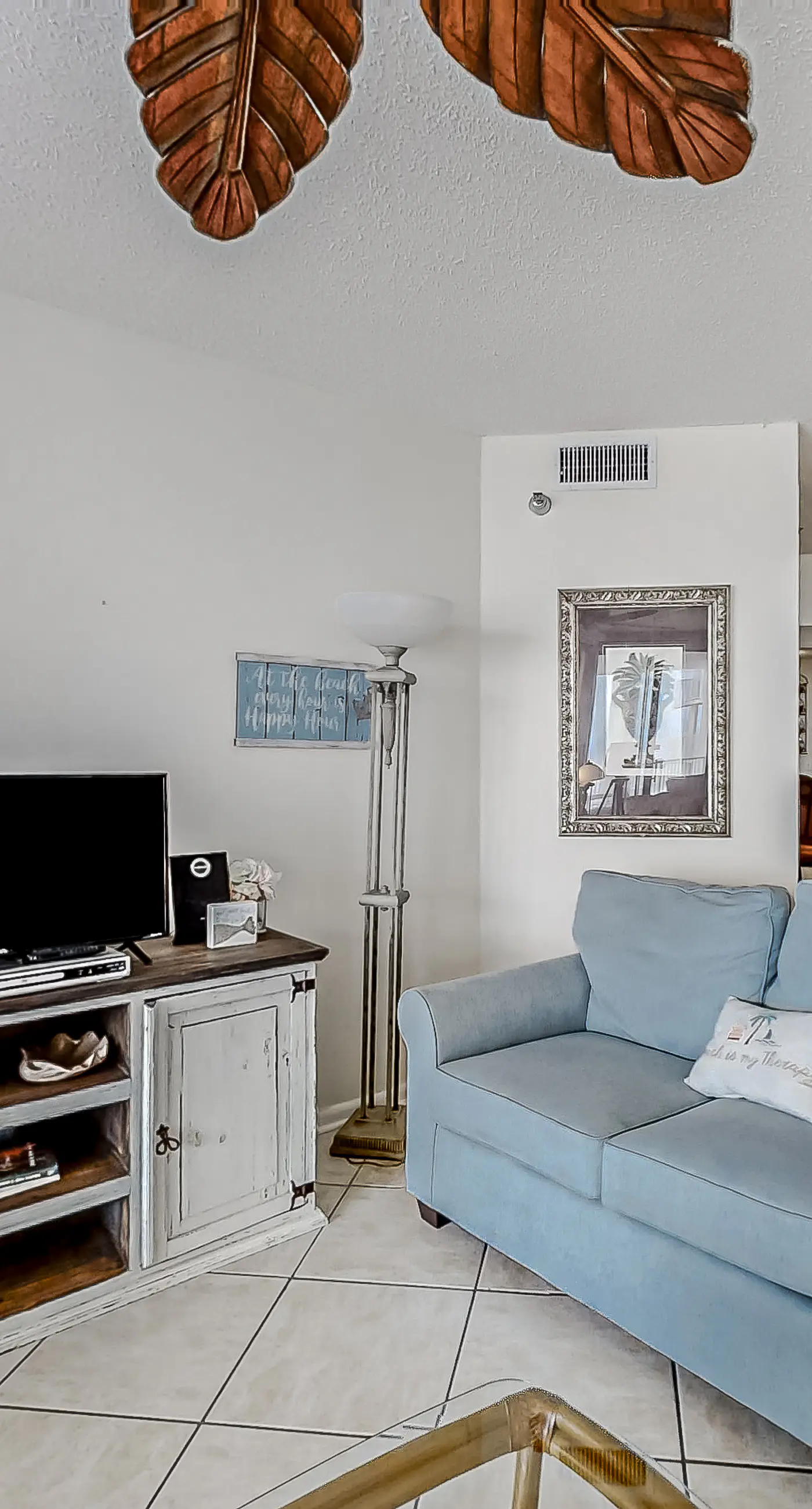 Gulf-front condo with beach view, deck, AC, pools, hot tub & tennis