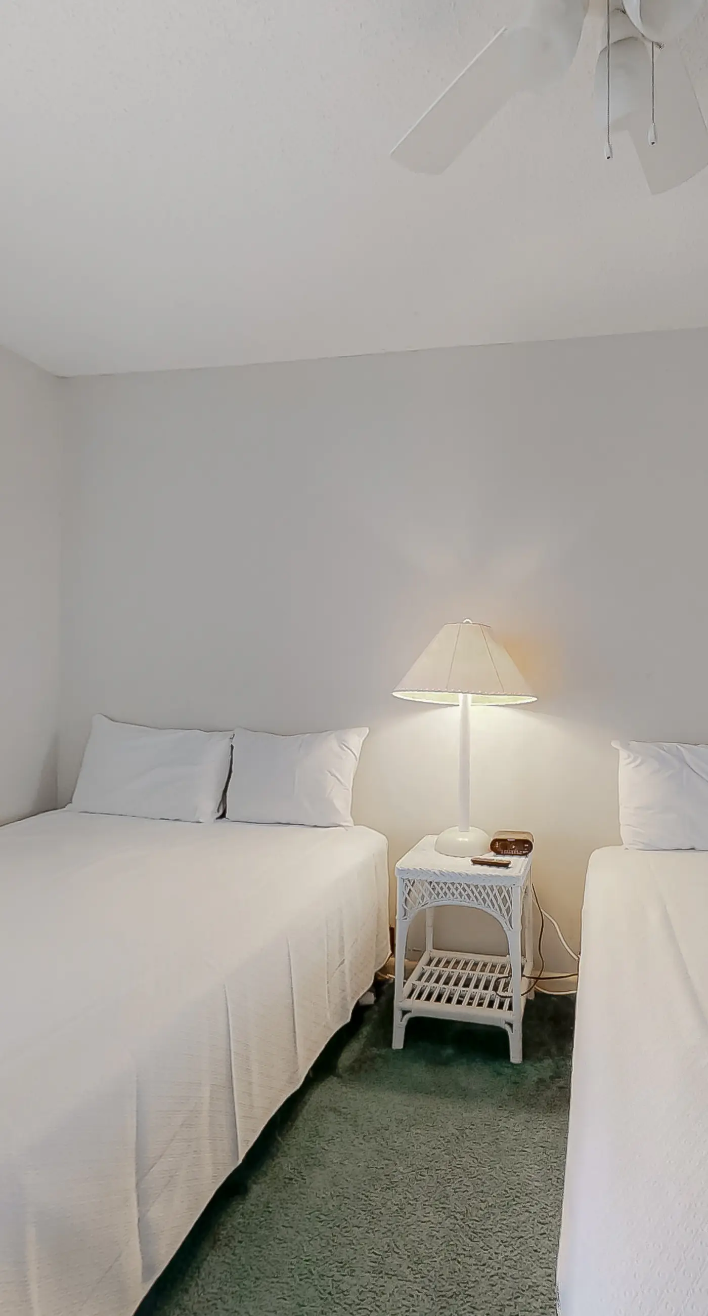 Gulf-front condo with beach view, deck, AC, pools, hot tub & tennis