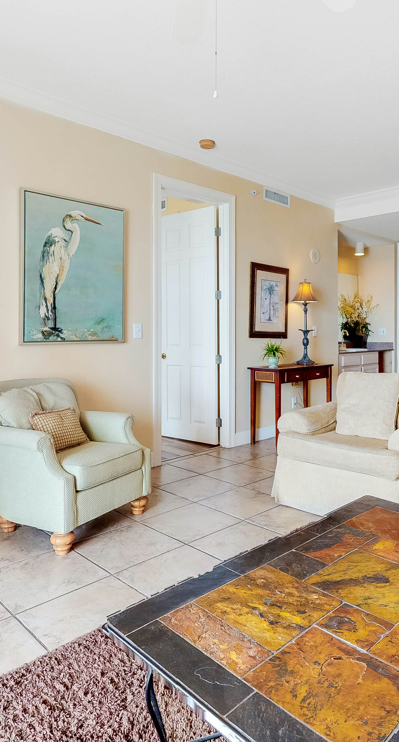 Beachfront condo with Gulf view, balcony, pools, hot tubs & gym access