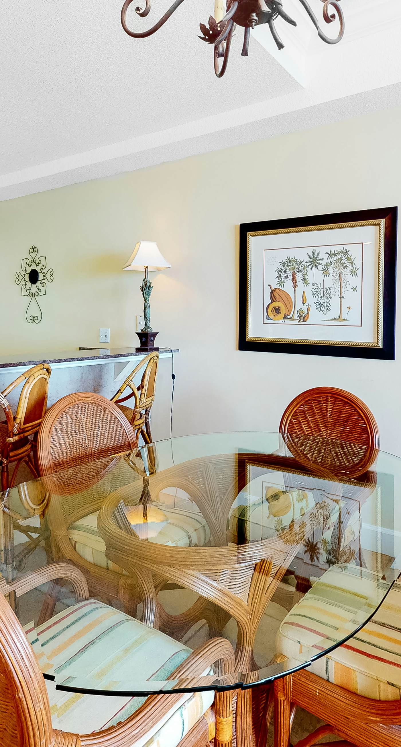 Beachfront condo with Gulf view, balcony, pools, hot tubs & gym access