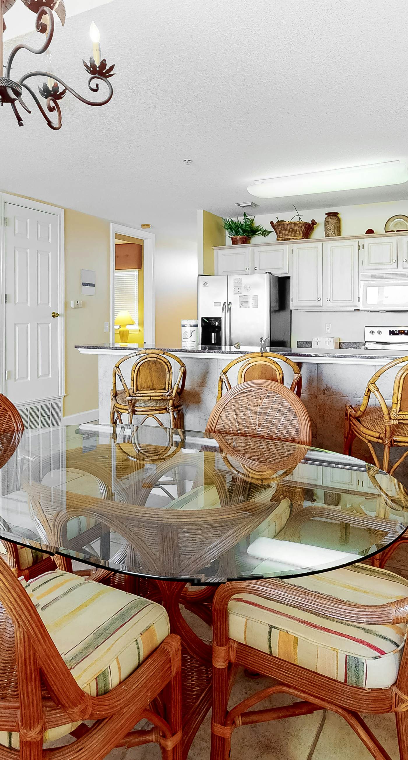 Beachfront condo with Gulf view, balcony, pools, hot tubs & gym access