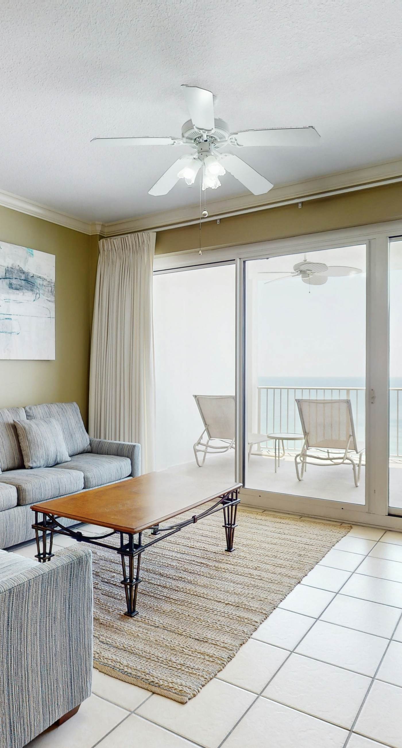 9th-floor, Gulf-front condo with balcony, pools, hot tubs, gym & beach access