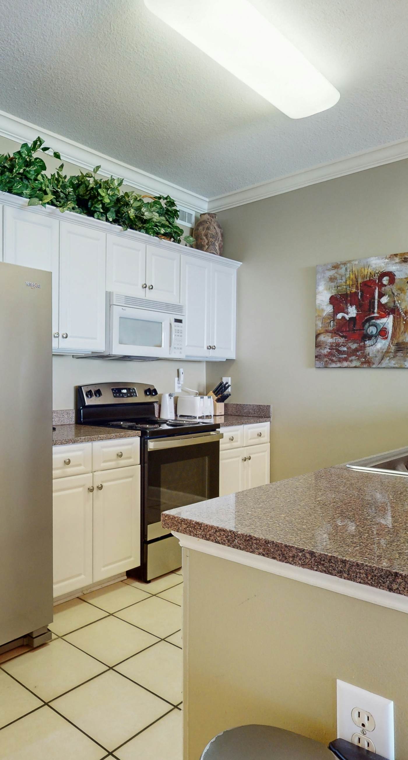 9th-floor, Gulf-front condo with balcony, pools, hot tubs, gym & beach access