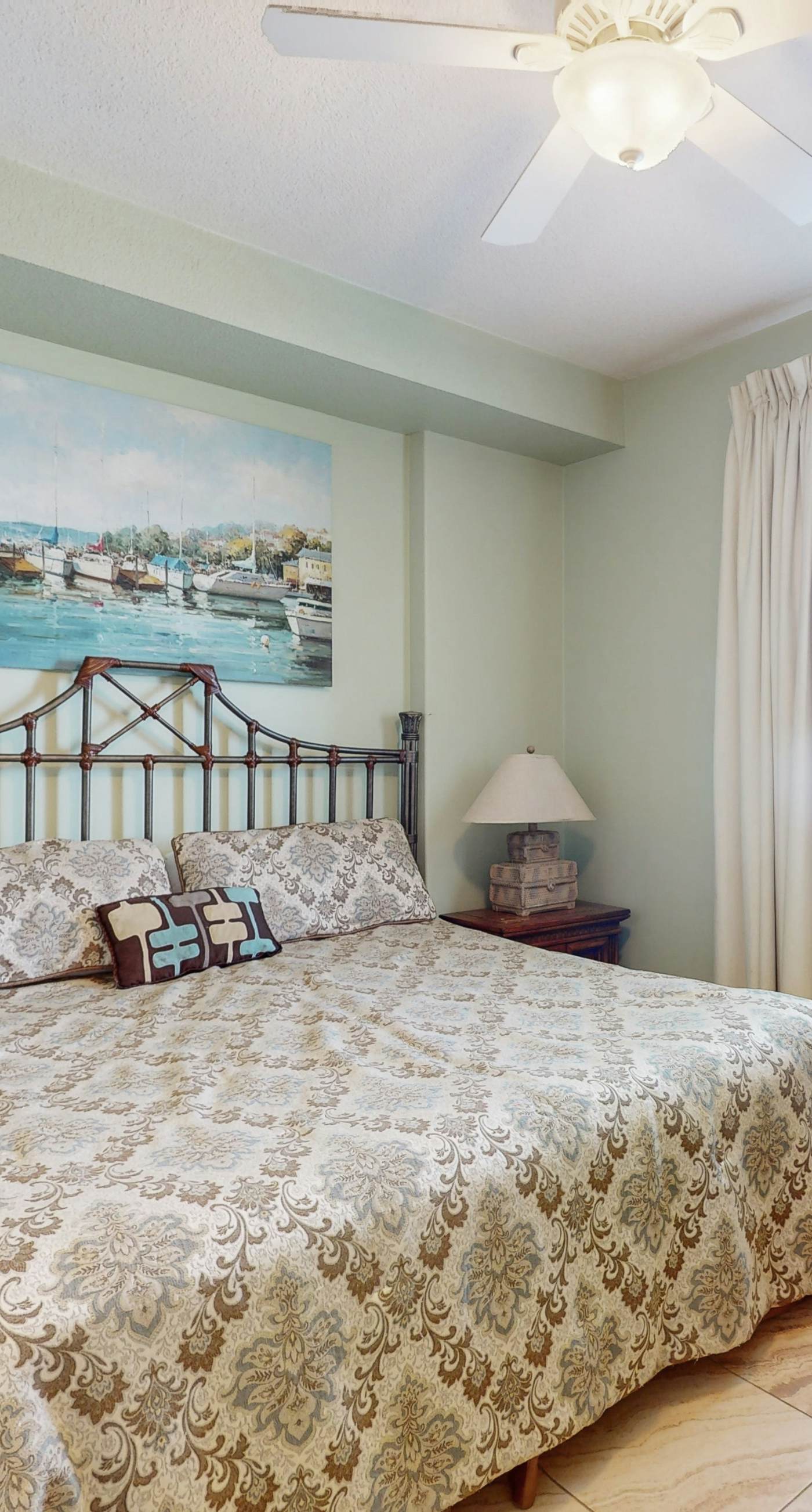 9th-floor, Gulf-front condo with balcony, pools, hot tubs, gym & beach access