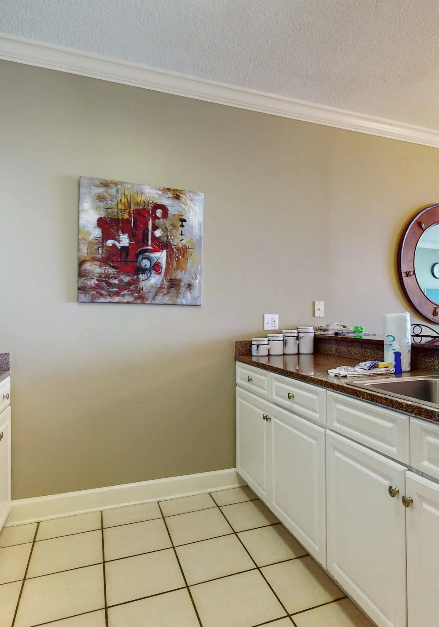 9th-floor, Gulf-front condo with balcony, pools, hot tubs, gym & beach access