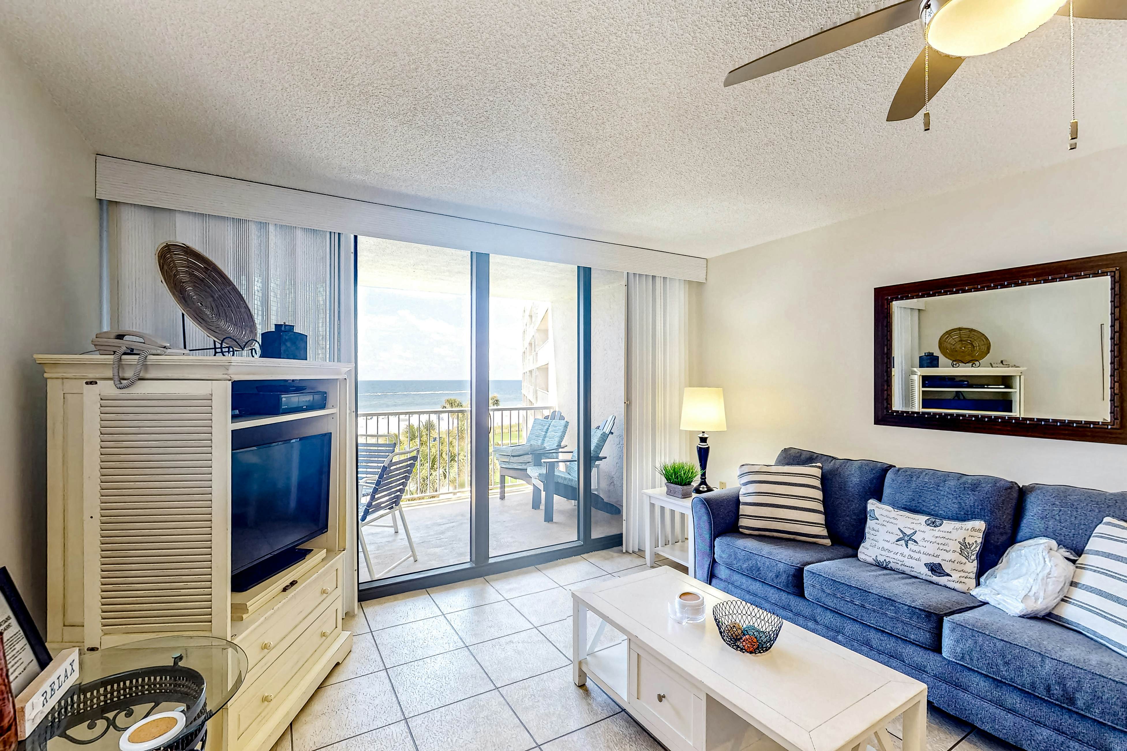 Wonderful home in beachfront complex with pool, WiFi & central AC