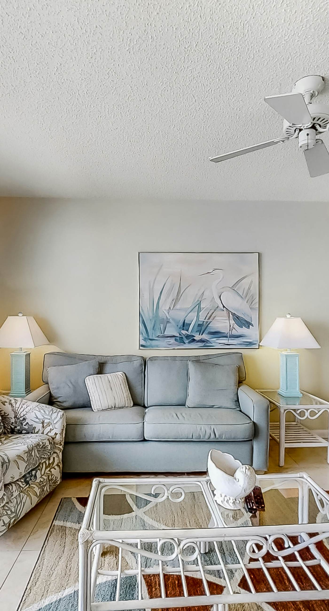 Fun, beachy condo in Gulf-front complex with pool & tennis court