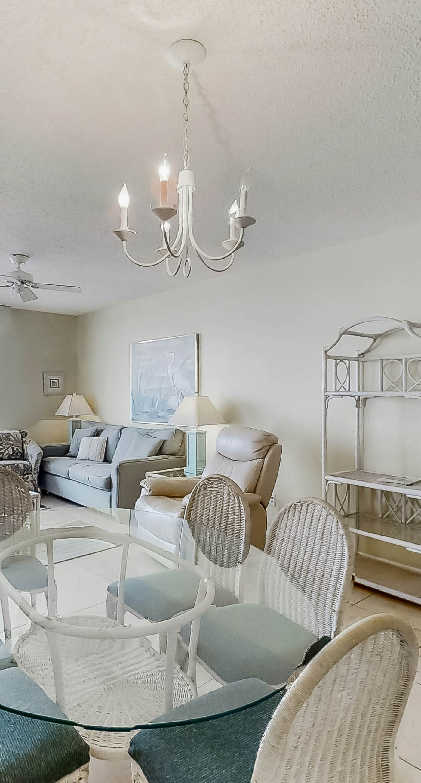 Fun, beachy condo in Gulf-front complex with pool & tennis court