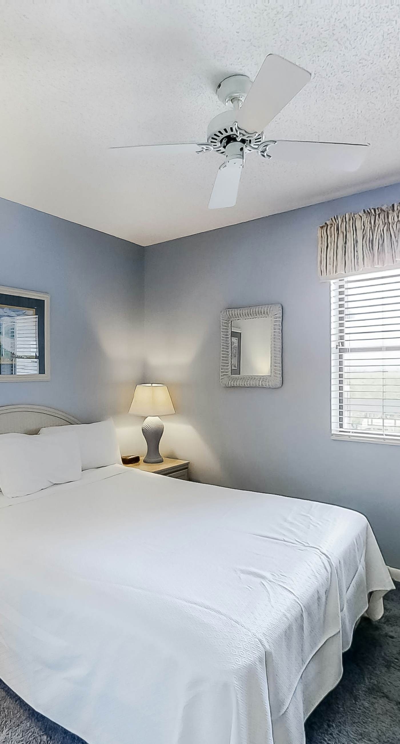 Fun, beachy condo in Gulf-front complex with pool & tennis court