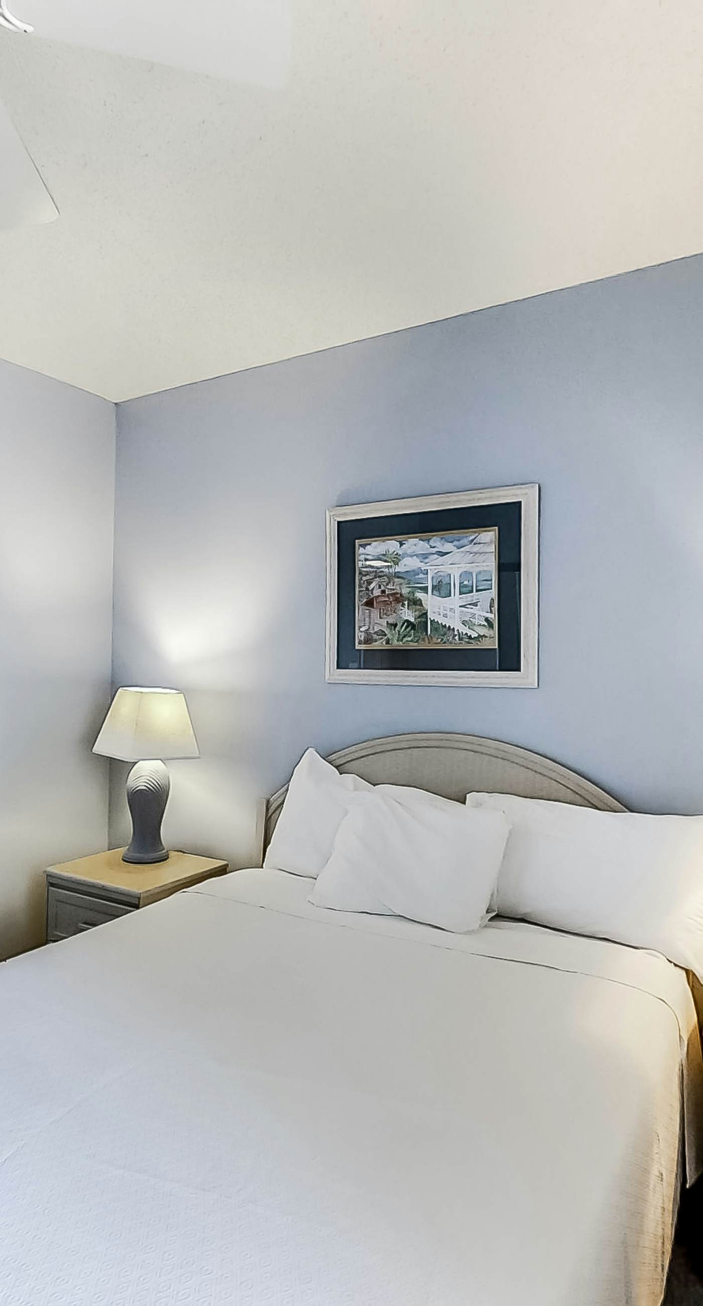 Fun, beachy condo in Gulf-front complex with pool & tennis court