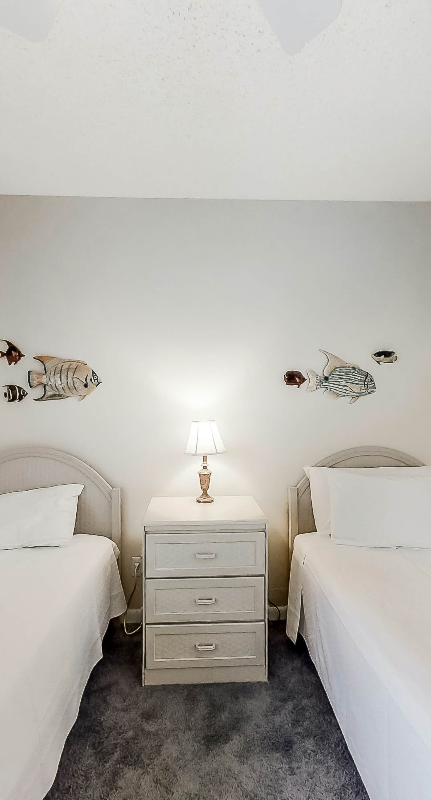 Fun, beachy condo in Gulf-front complex with pool & tennis court