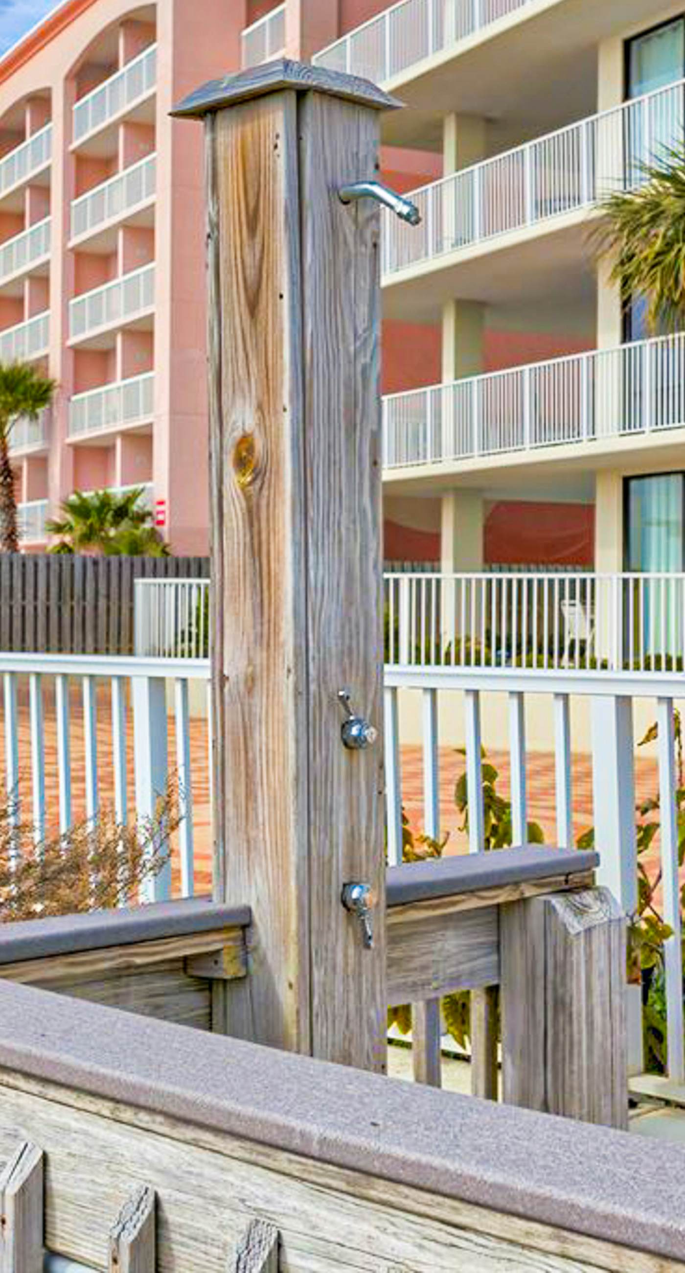 Fun, beachy condo in Gulf-front complex with pool & tennis court