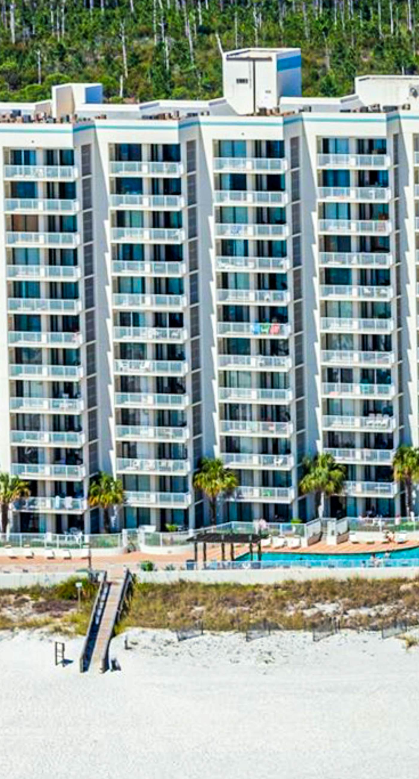Fun, beachy condo in Gulf-front complex with pool & tennis court