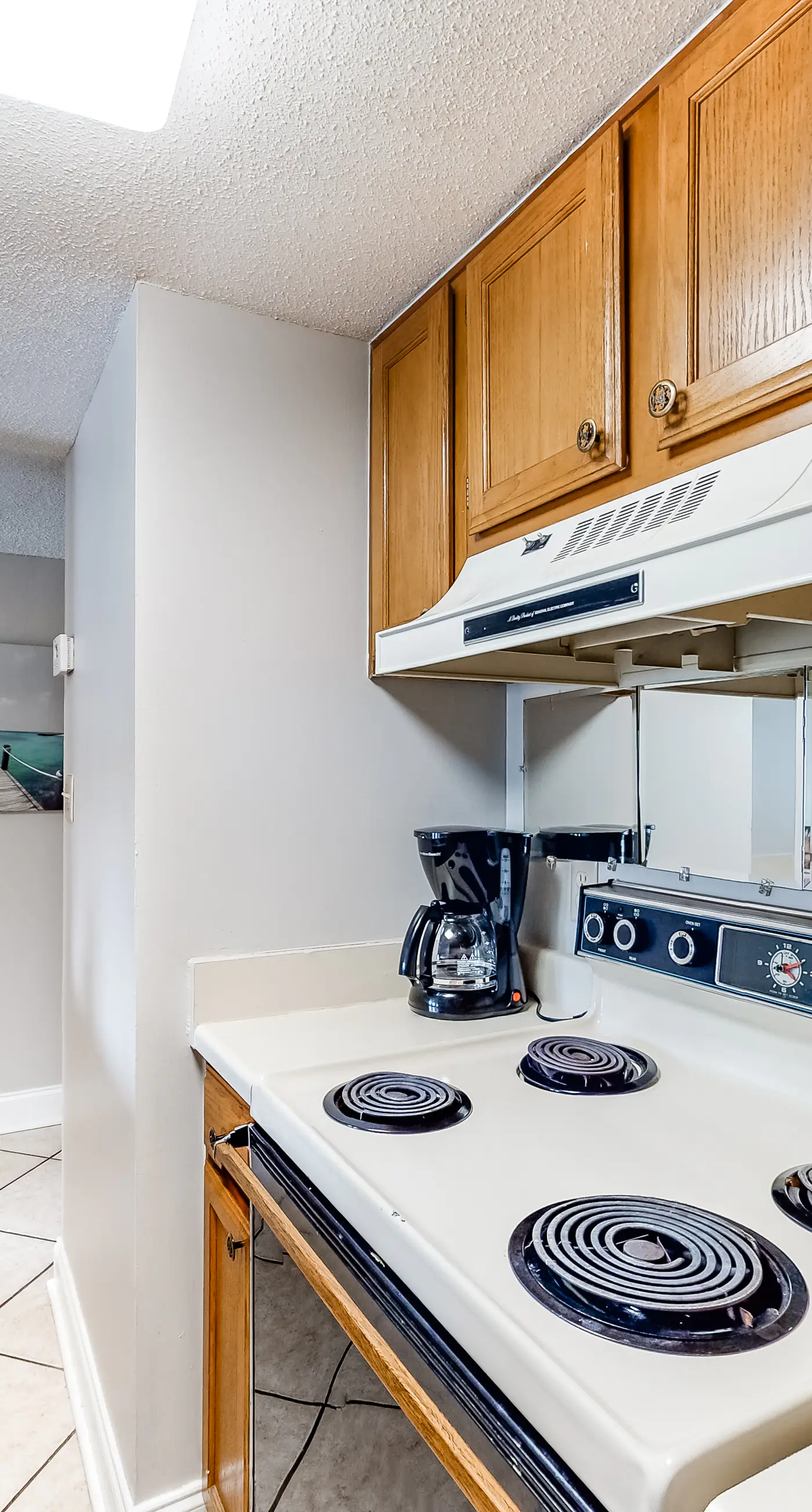 Bright resort condo with pool access, cozy patio, plus a washer/dryer