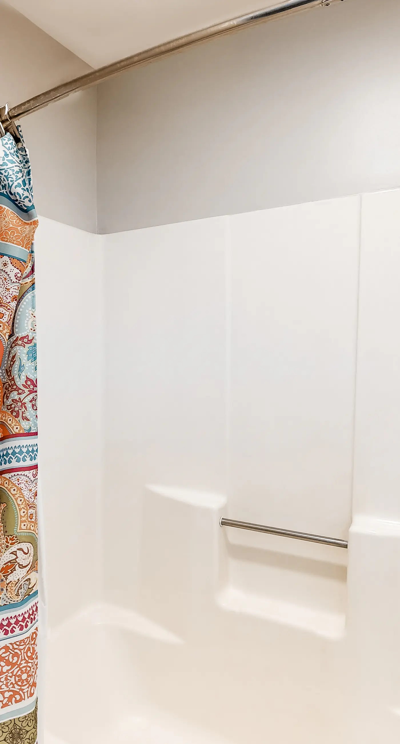 Bright resort condo with pool access, cozy patio, plus a washer/dryer